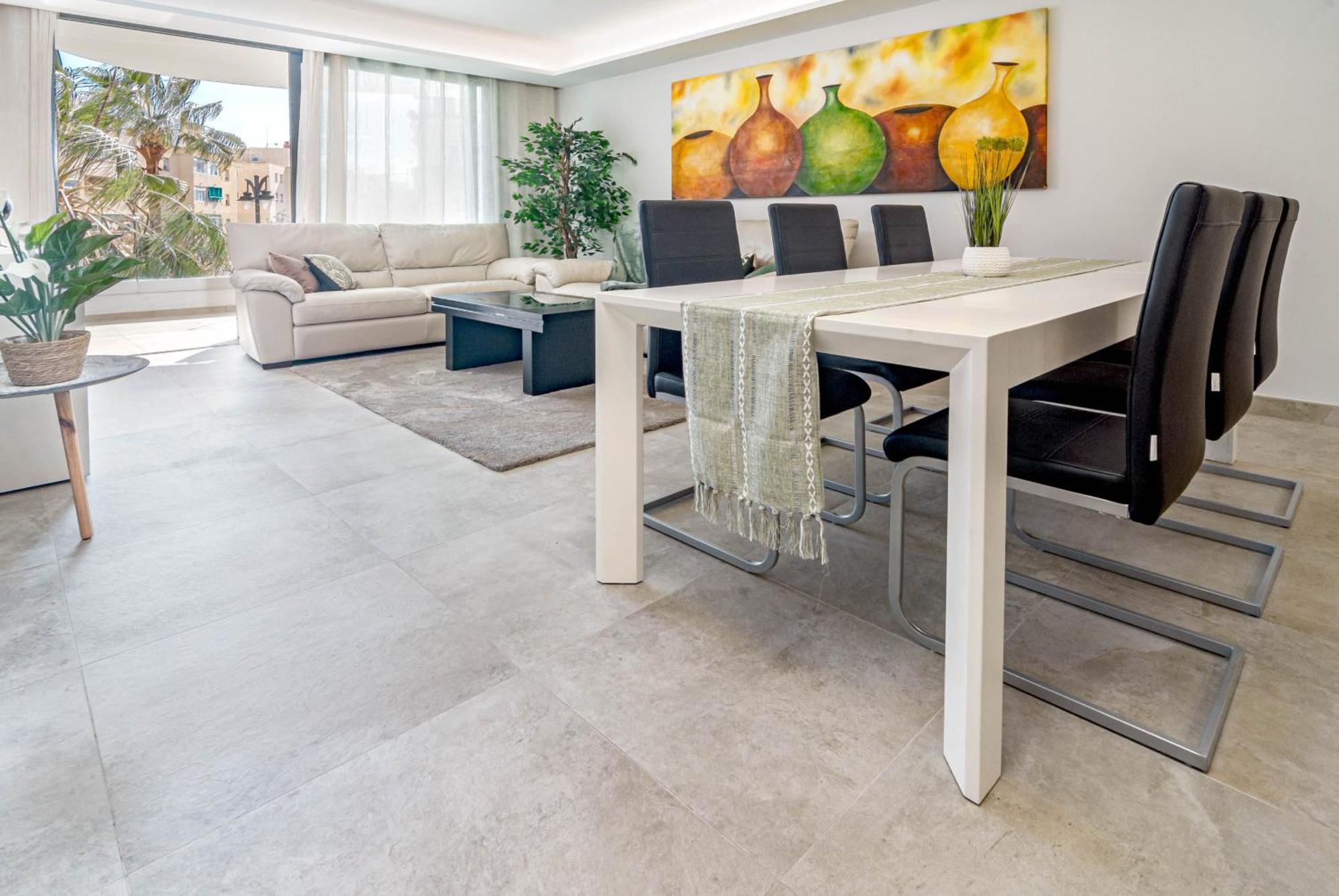 Inf42p - Modern Near The Apartment
