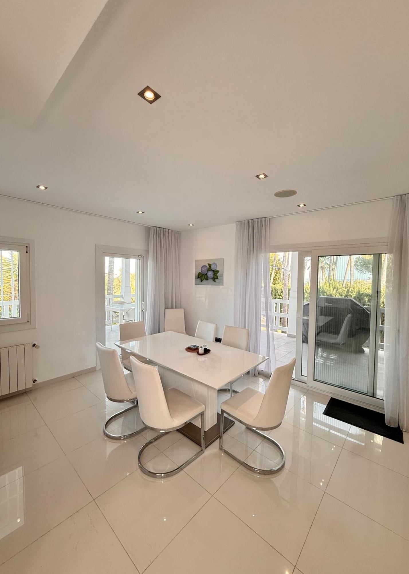 Atalaya: Luxury Marbella Retreat Near Golf And Villa