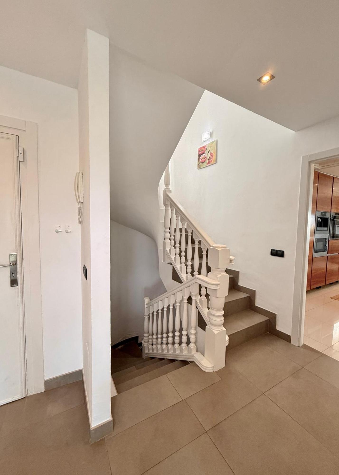 Villa Atalaya: Luxury Marbella Retreat Near Golf And *