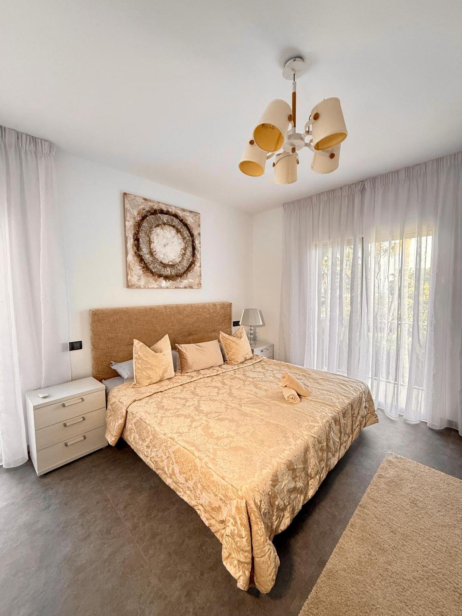 Atalaya: Luxury Marbella Retreat Near Golf And
