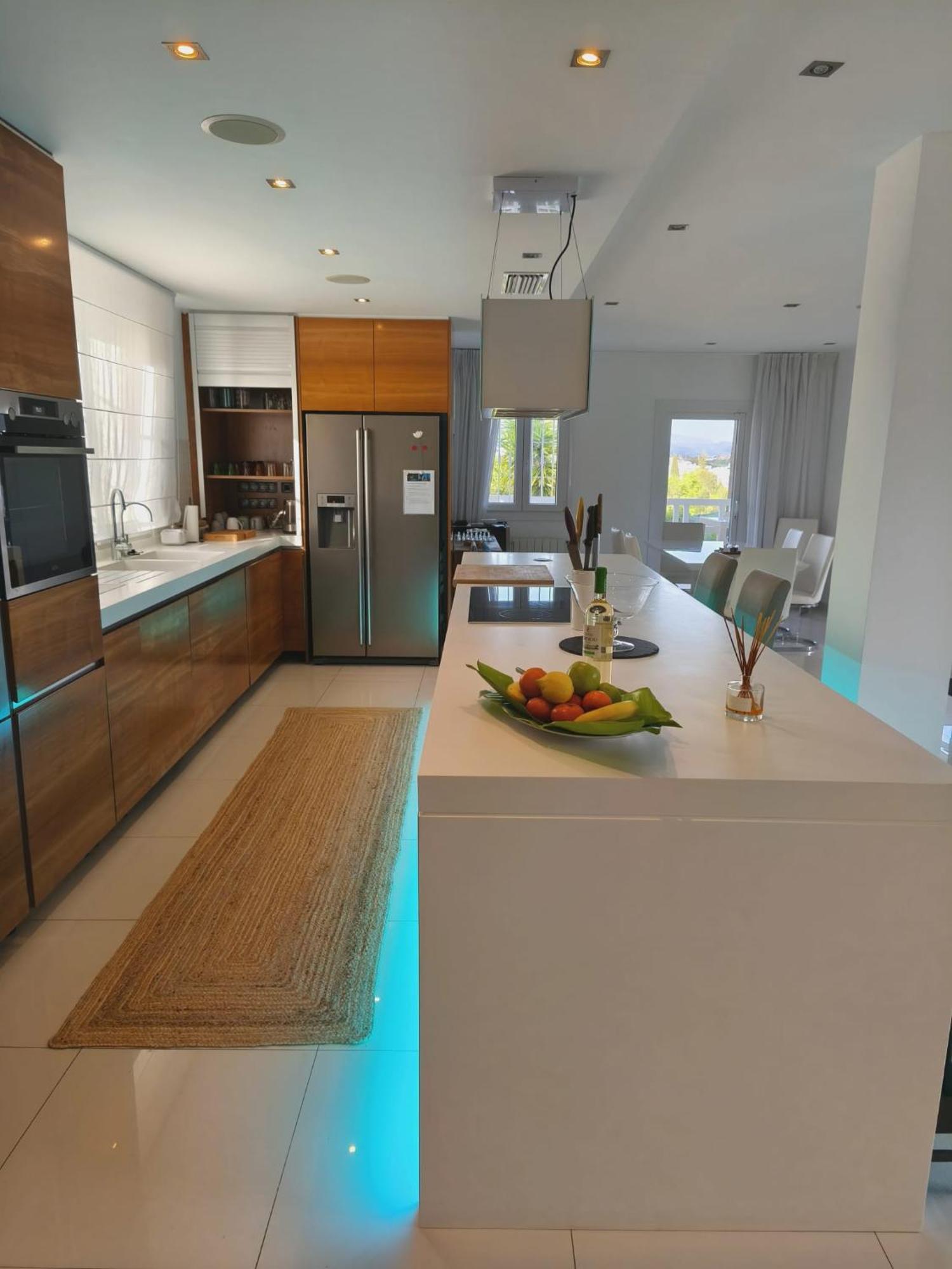 Atalaya: Luxury Marbella Retreat Near Golf And * Estepona