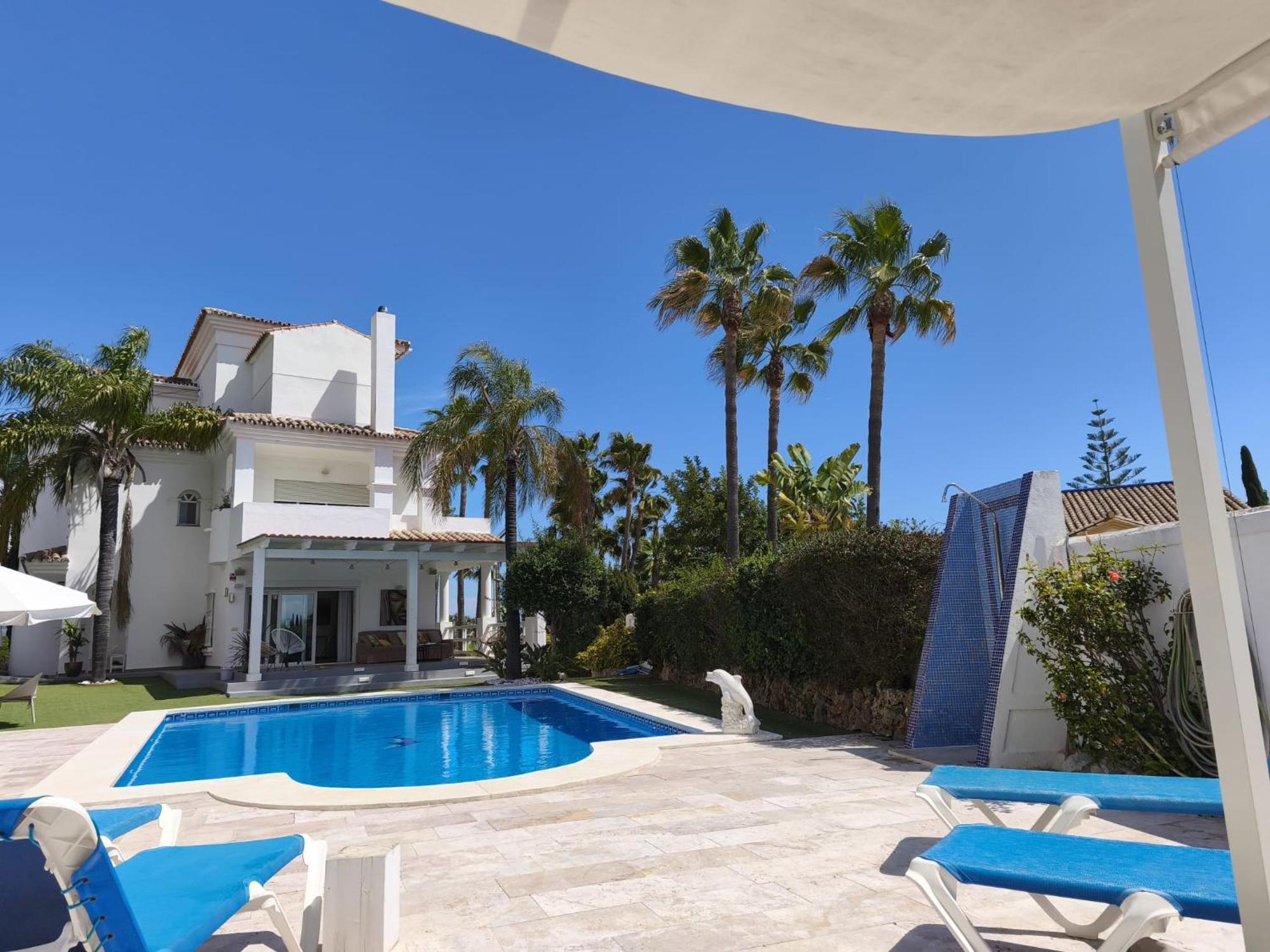 Atalaya: Luxury Marbella Retreat Near Golf And * Estepona