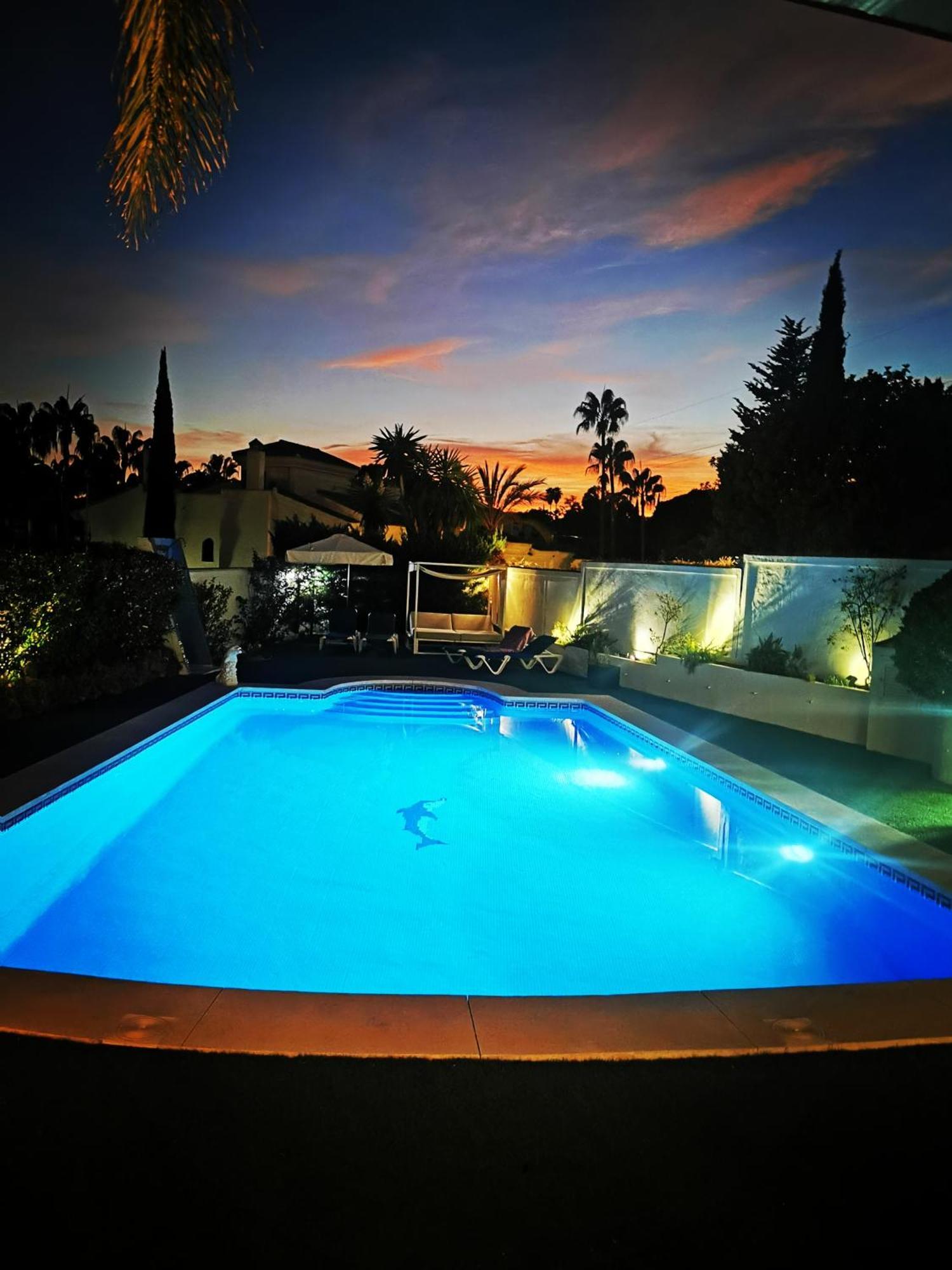 Atalaya: Luxury Marbella Retreat Near Golf And Villa