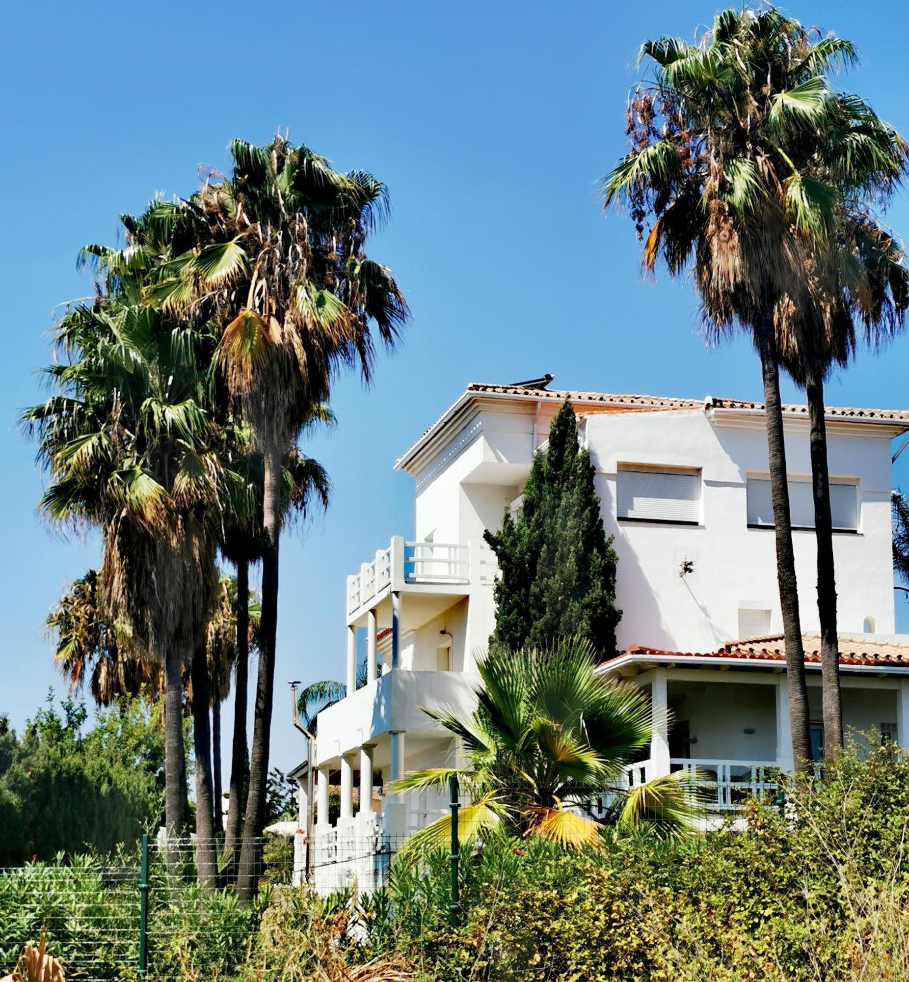 Villa Atalaya: Luxury Marbella Retreat Near Golf And Estepona