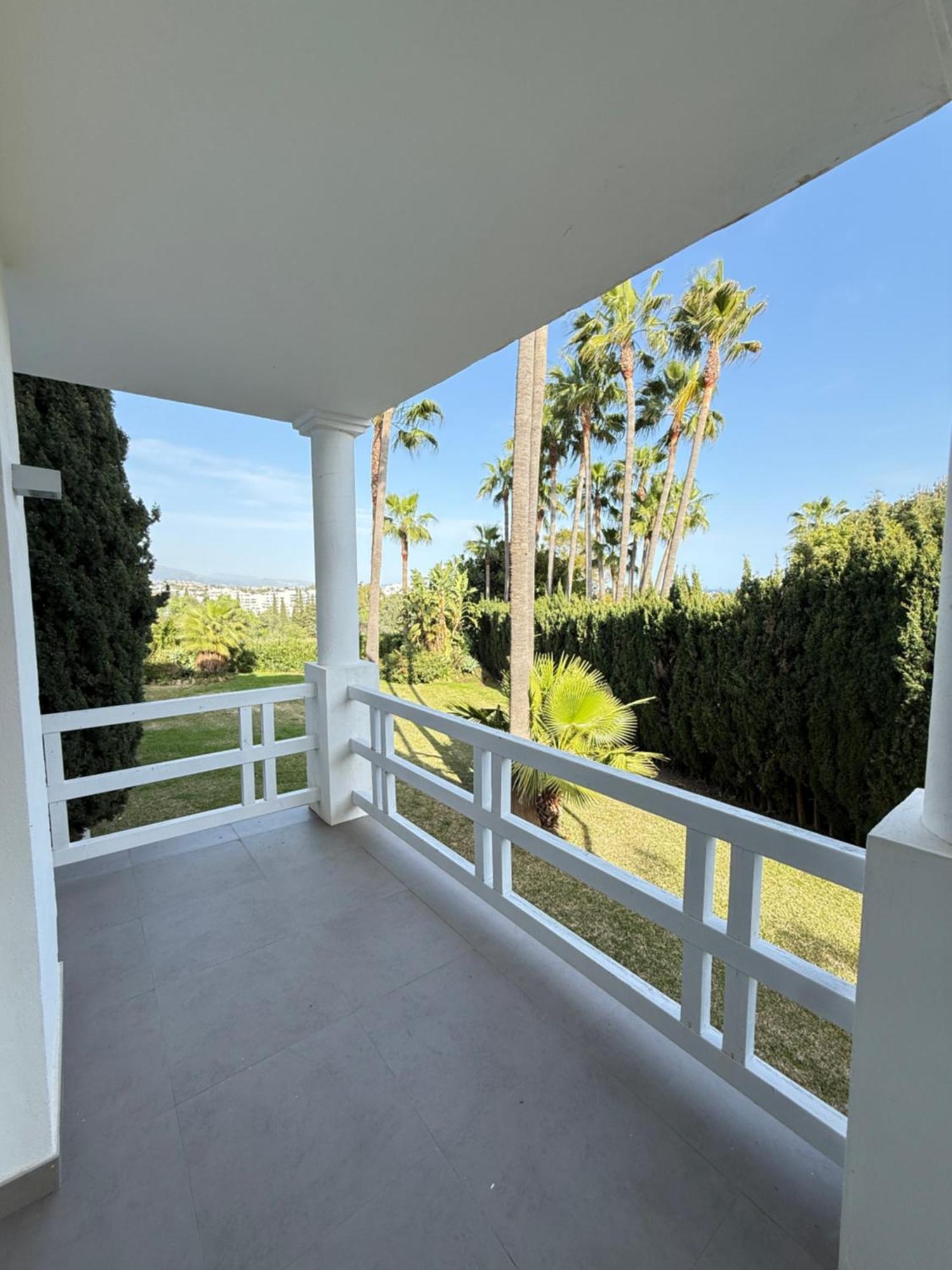 Villa Atalaya: Luxury Marbella Retreat Near Golf And Estepona