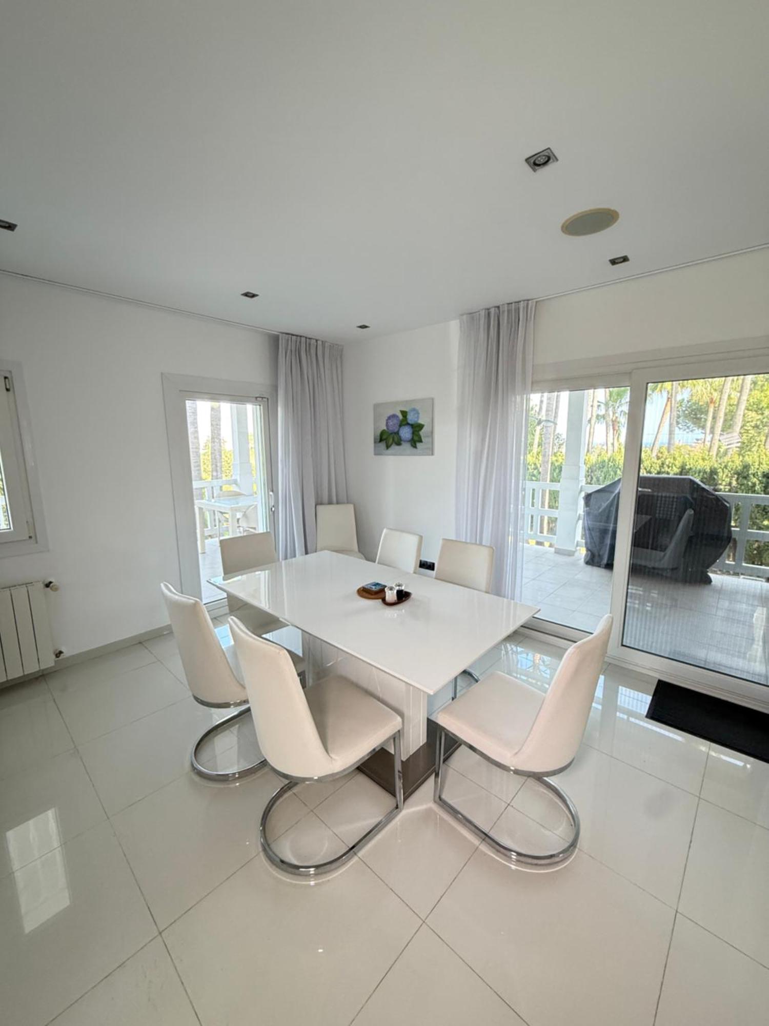 Villa Atalaya: Luxury Marbella Retreat Near Golf And Estepona