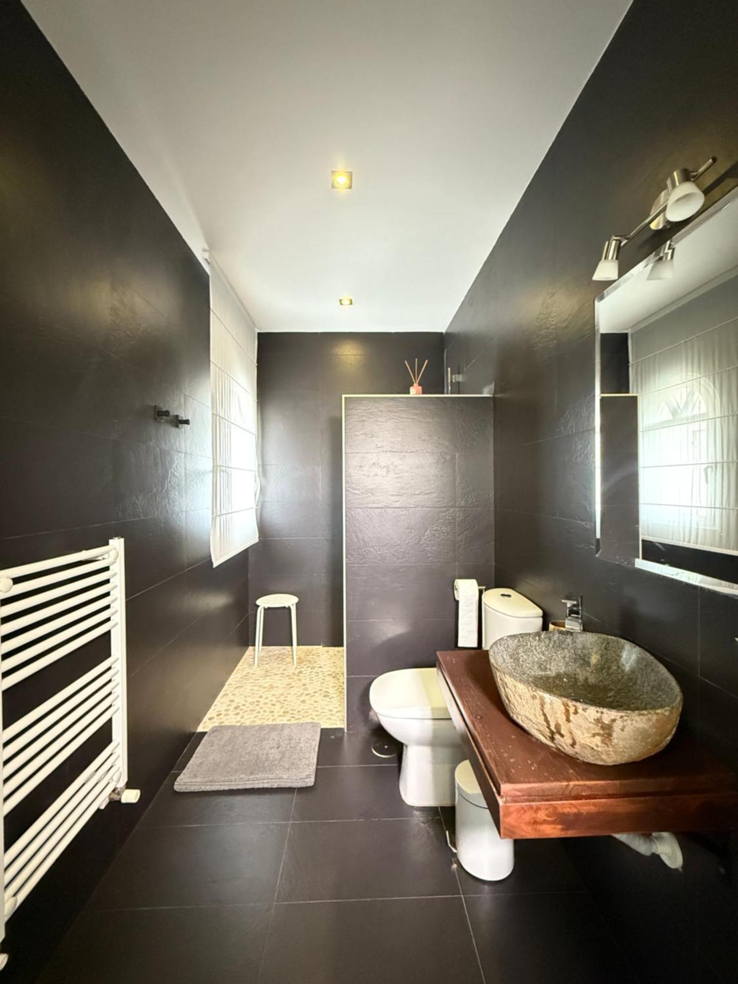 Atalaya: Luxury Marbella Retreat Near Golf And Villa Estepona