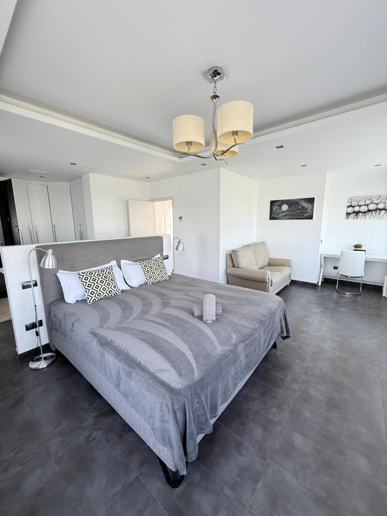 Atalaya: Luxury Marbella Retreat Near Golf And * Estepona