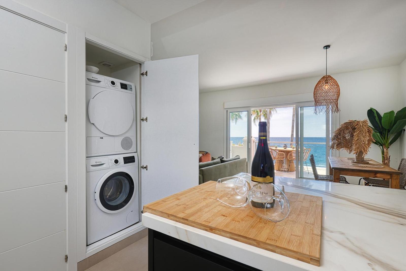 El Paseo - Gerenoveerd Met Zeezicht Apartment Estepona