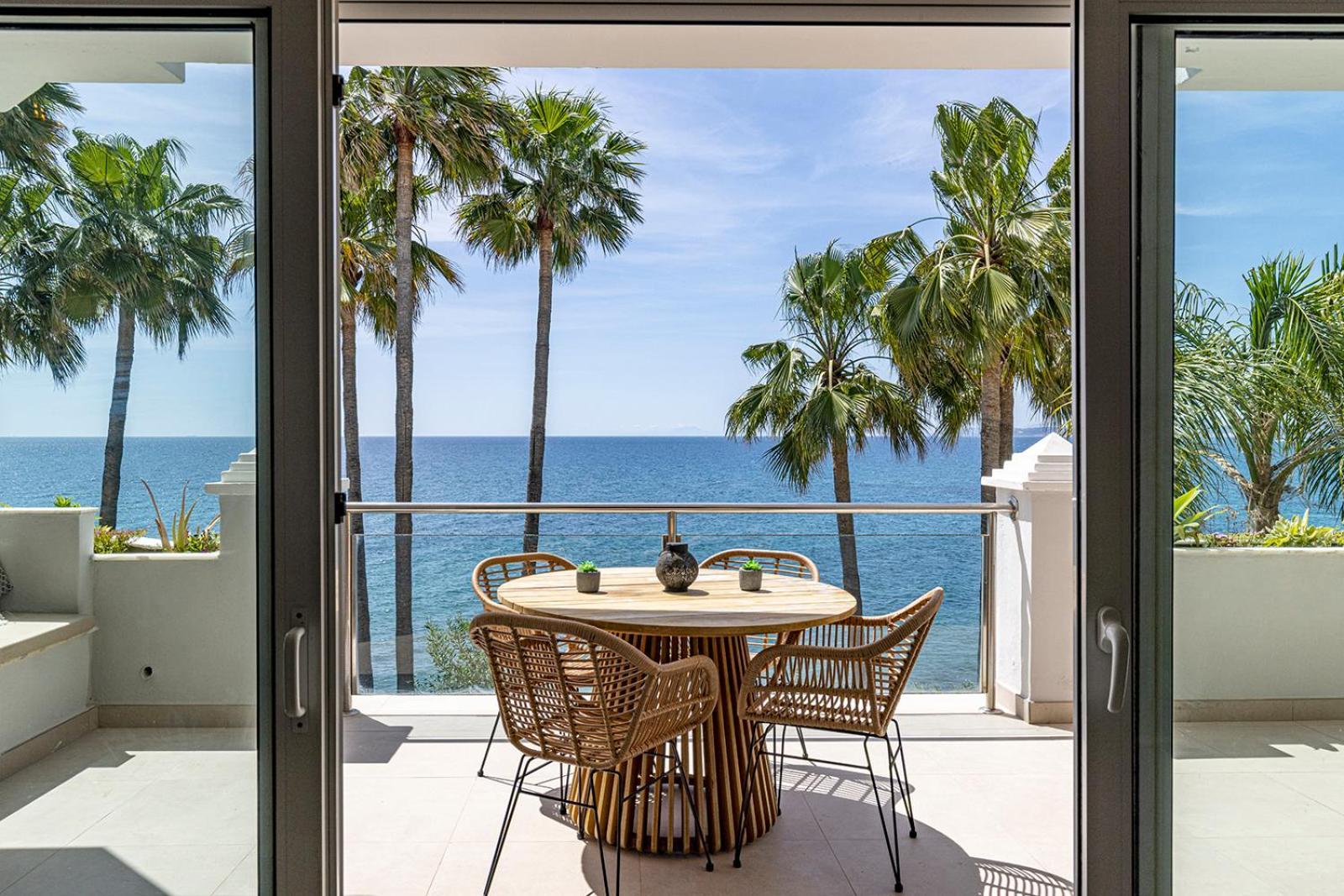 El Paseo - Gerenoveerd Met Zeezicht Apartment Estepona