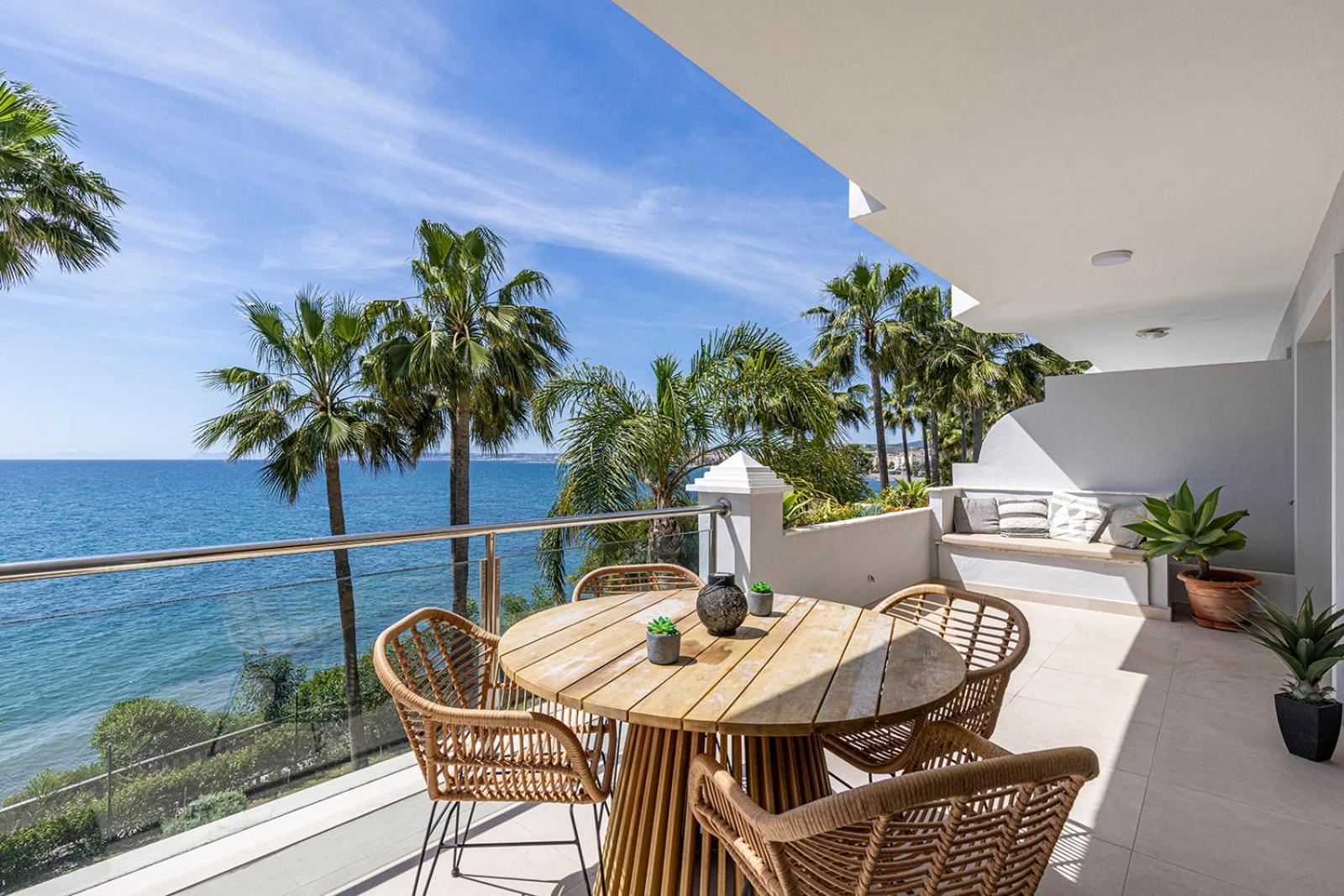 El Paseo - Gerenoveerd Met Zeezicht Apartment Estepona