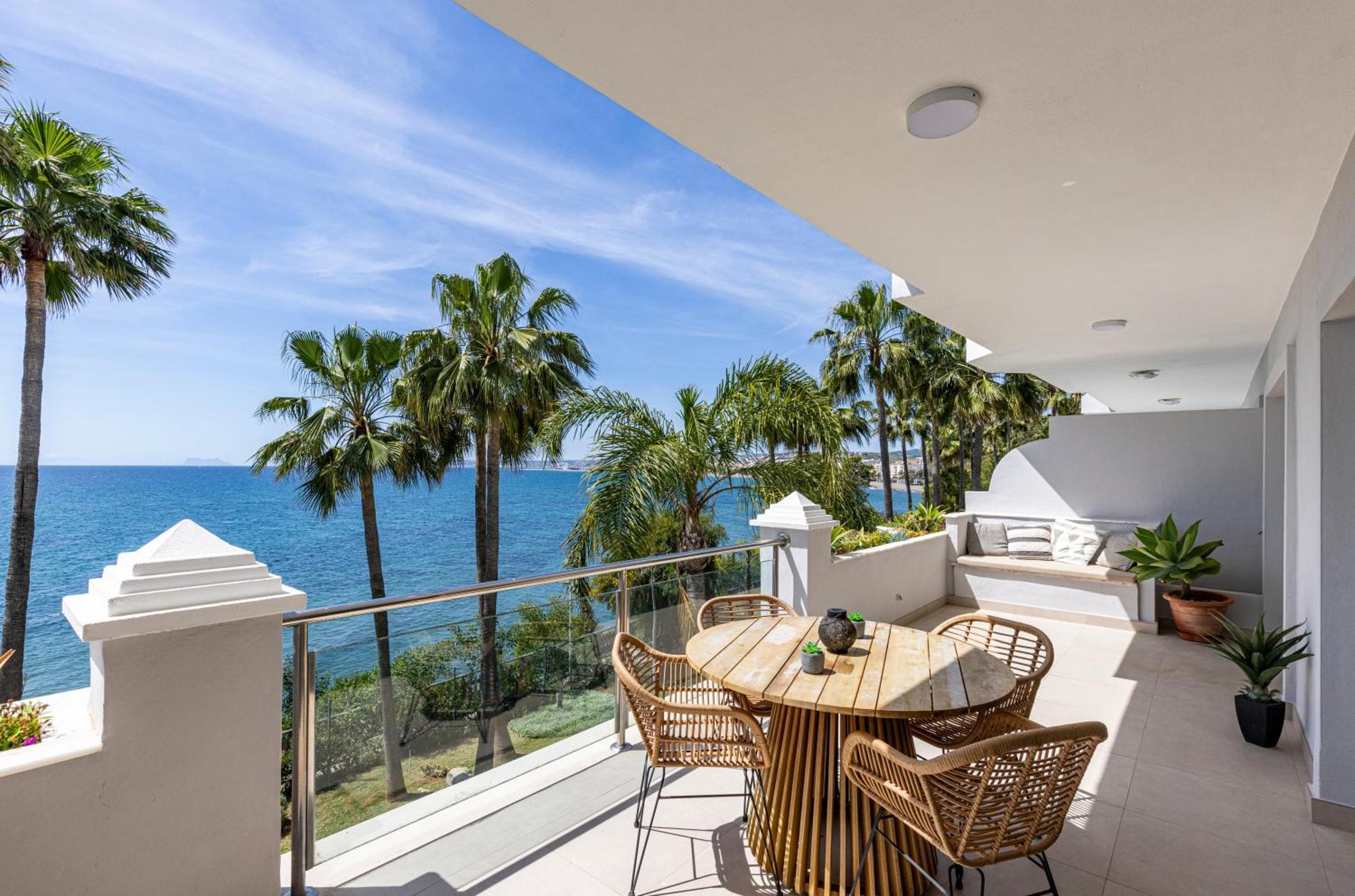 El Paseo - Gerenoveerd Met Zeezicht Apartment Estepona