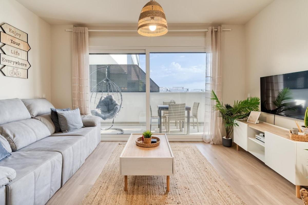 Modern With Terrace Apartment