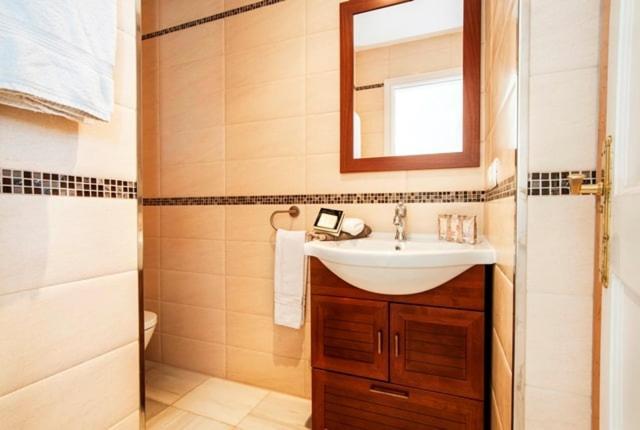 Holiday home Traditional Town House With Large Pool Estepona