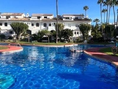 Holiday home Traditional Town House With Large Pool *
