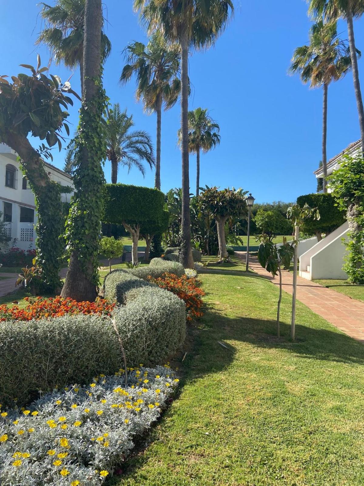 Holiday home Traditional Town House With Large Pool Estepona