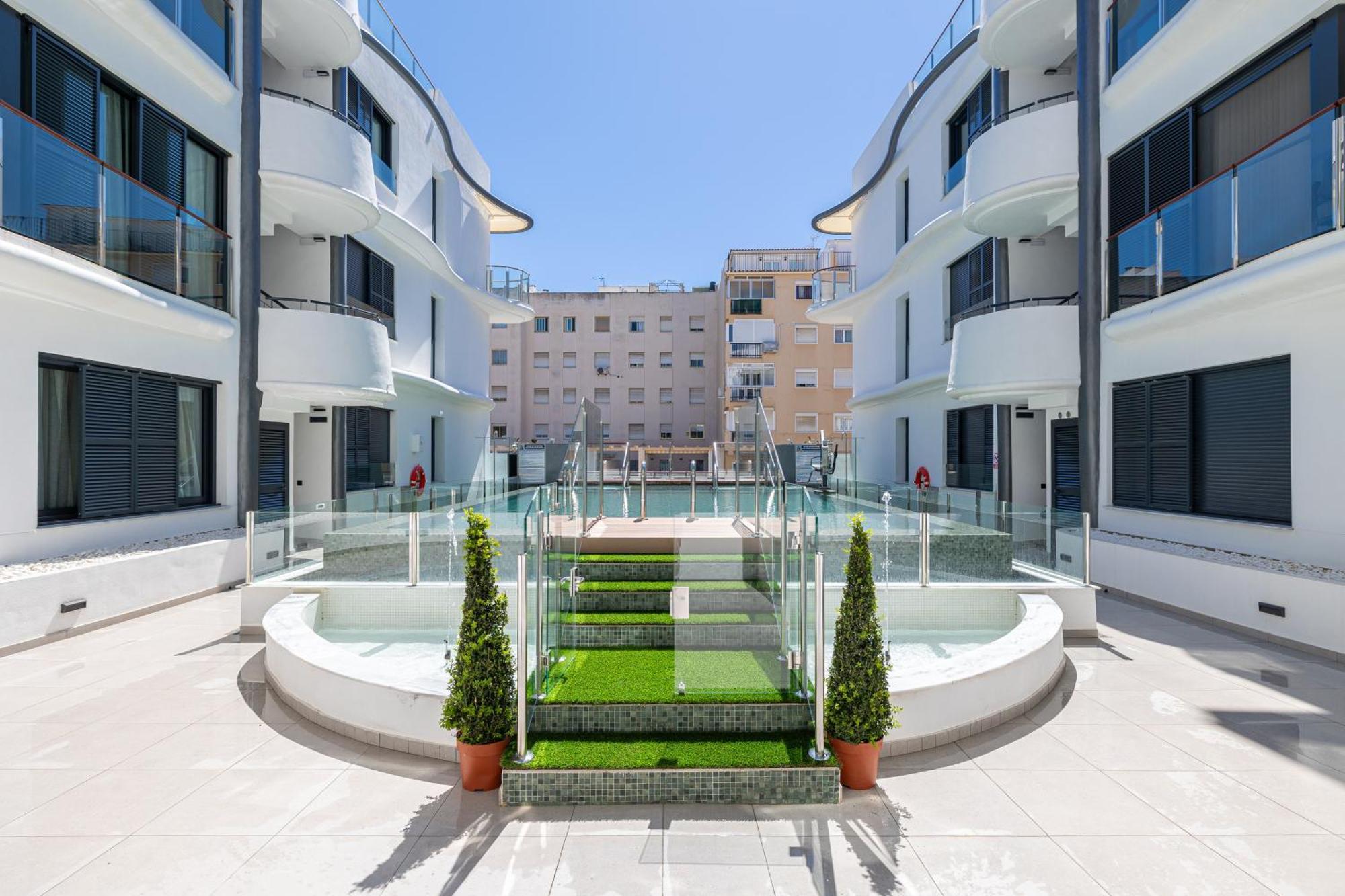 And Apartment, 100mts From The *