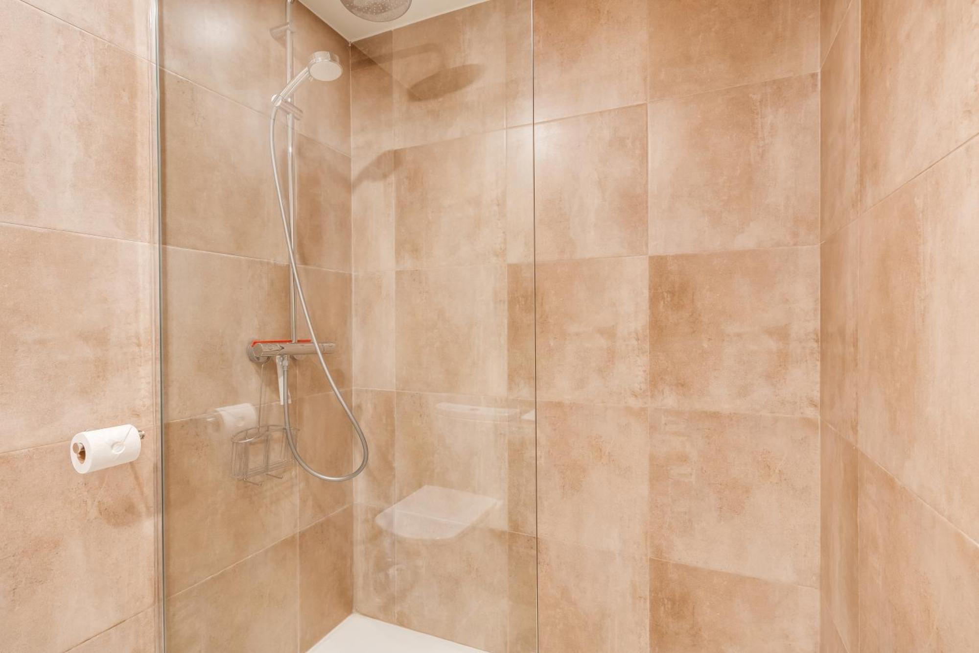 Apartment Luxury With Spacious Private Garden & Seaview Estepona