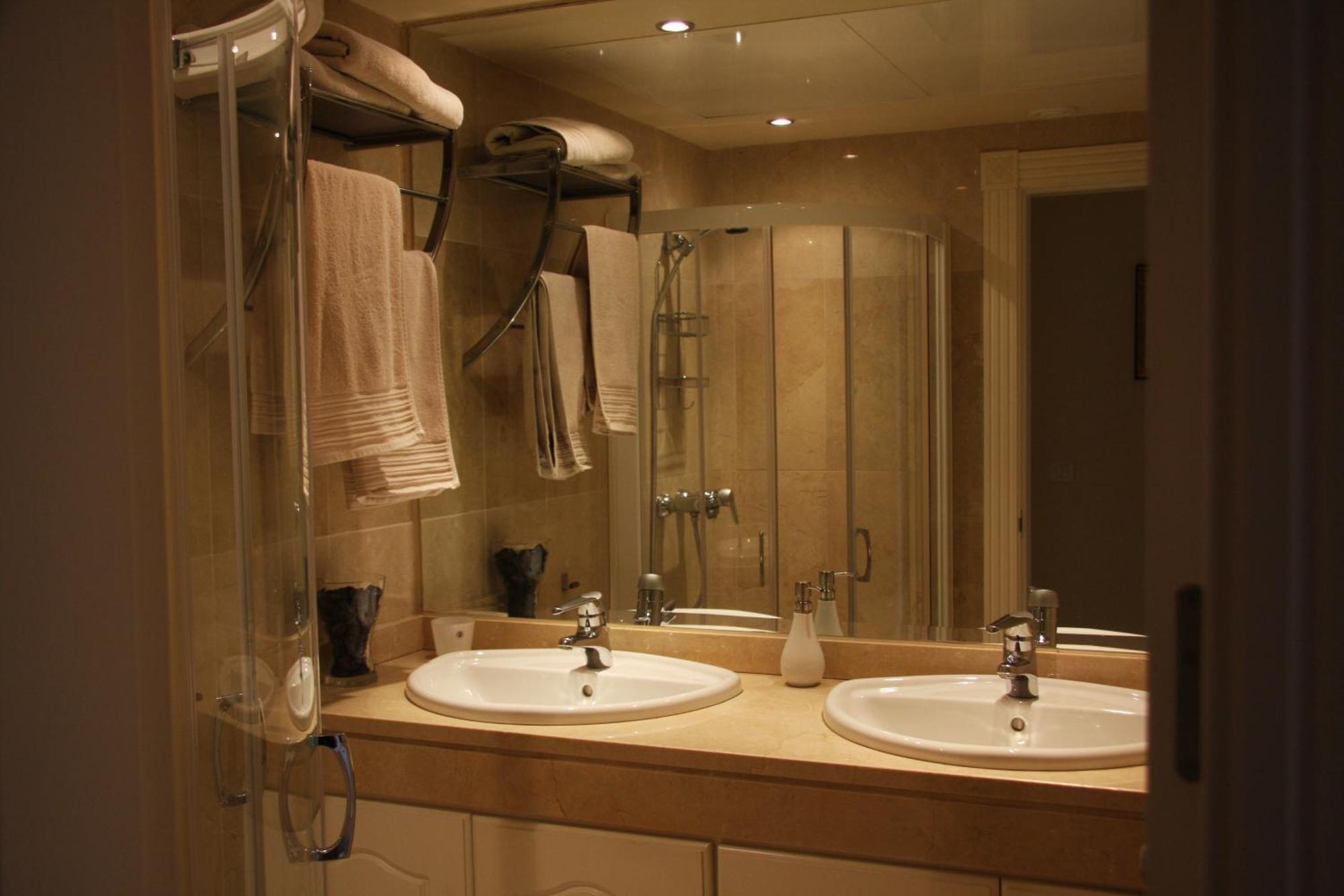 Seaside Vista Terrace: Panoramic Costa Del Sol Retreat Estepona