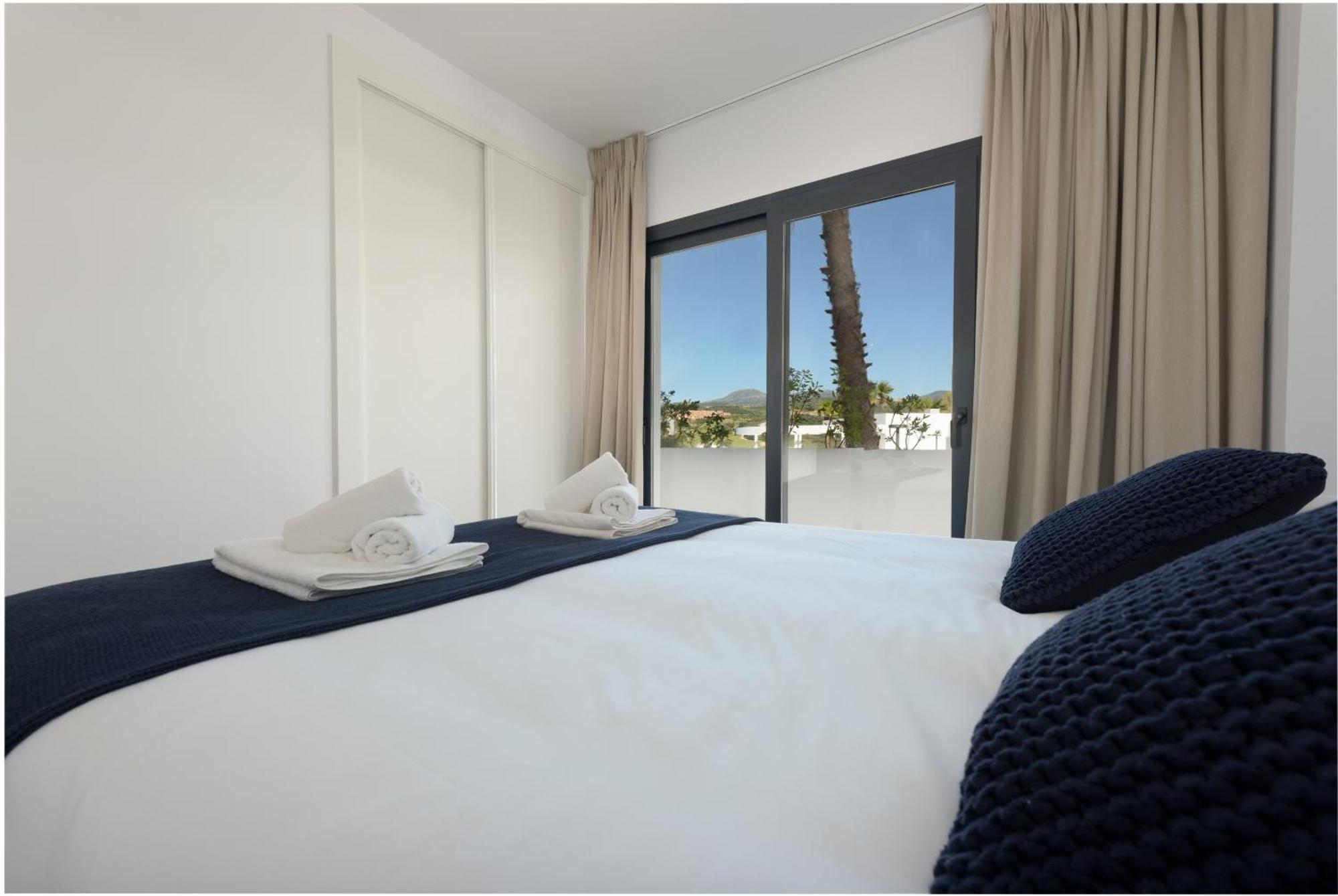 One-80 2440 Estepona