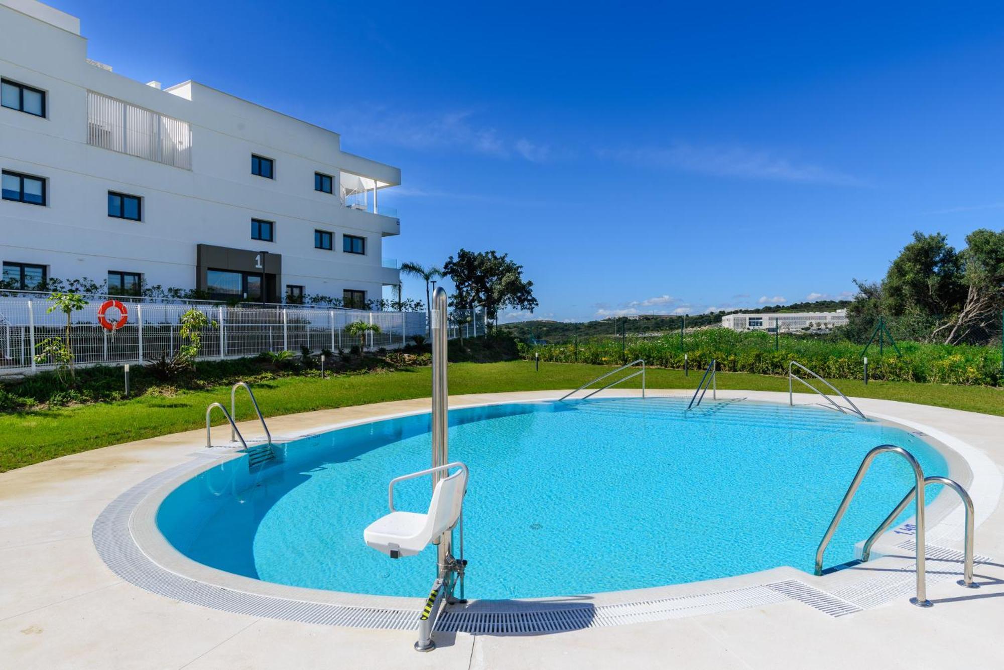 One-80 2440 Apartment *