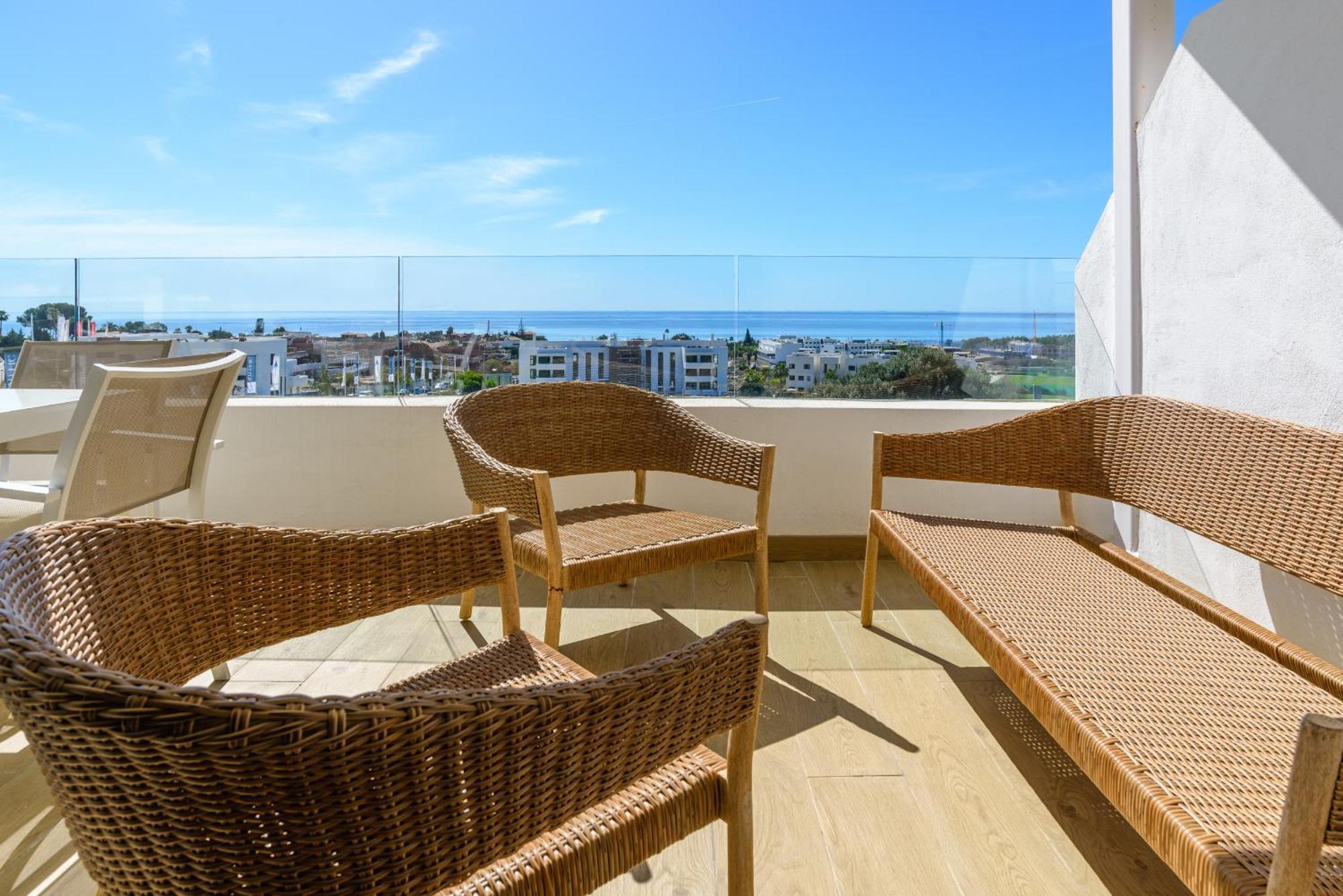 One-80 2440 Estepona