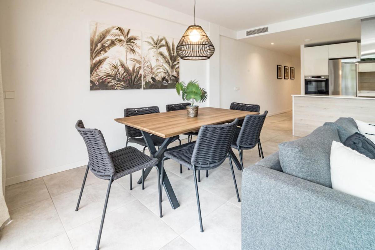 Bright 2-bedroom With A Terrace And Pool Apartment *