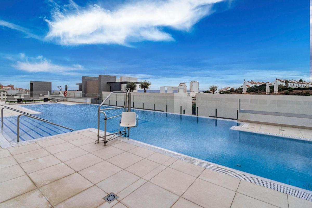 Apartment Bright 2-bedroom With A Terrace And Pool