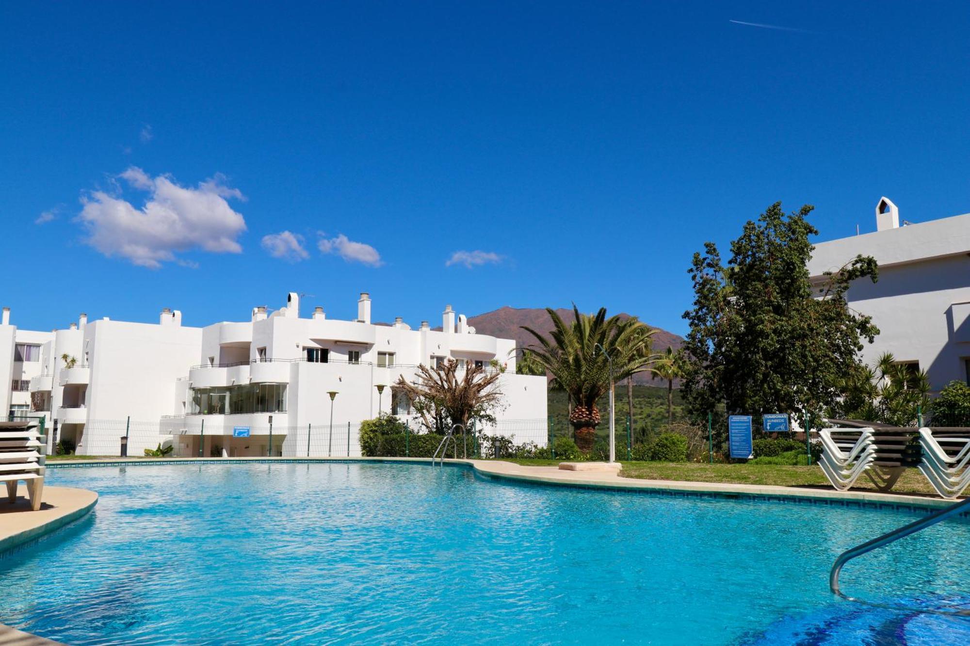 Golf Resort, Pool, Bbq, Massive Sunny Terrace With Mountain Views Apartment *