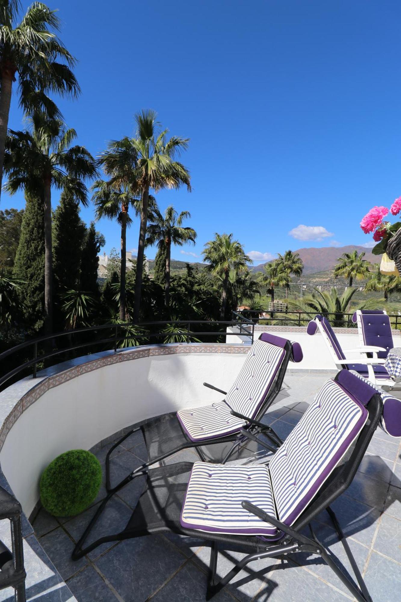 Golf Resort, Pool, Bbq, Massive Sunny Terrace With Mountain Views *