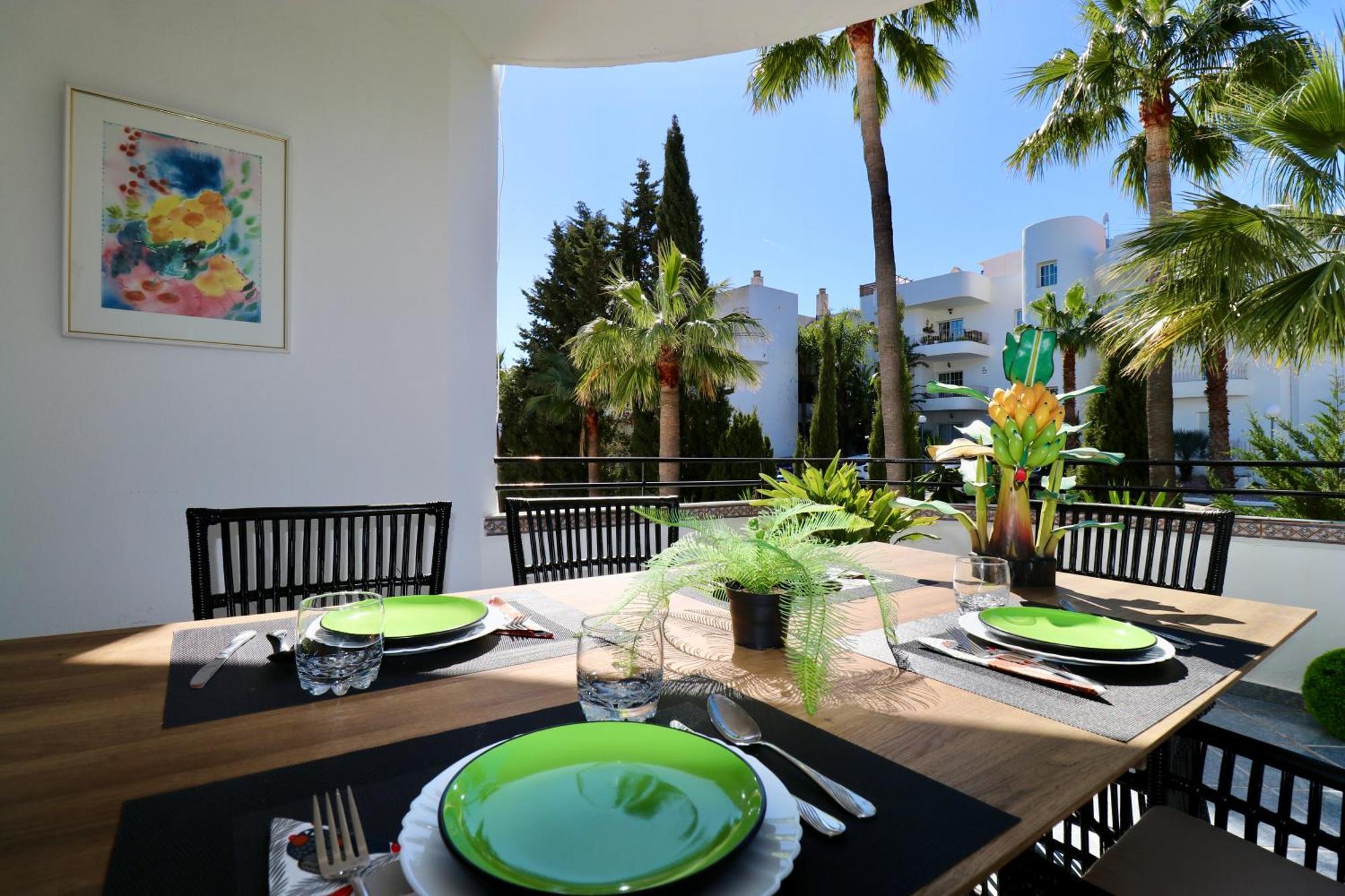 Golf Resort, Pool, Bbq, Massive Sunny Terrace With Mountain Views