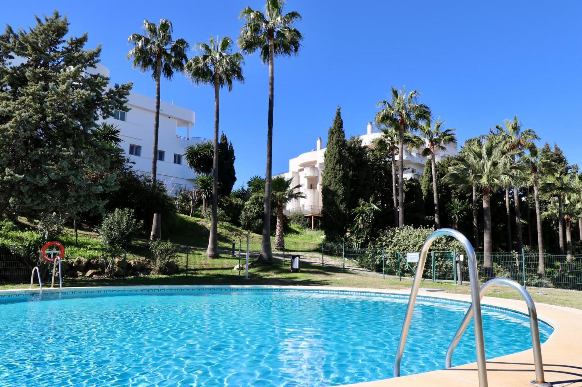 Golf Resort, Pool, Bbq, Massive Sunny Terrace With Mountain Views *