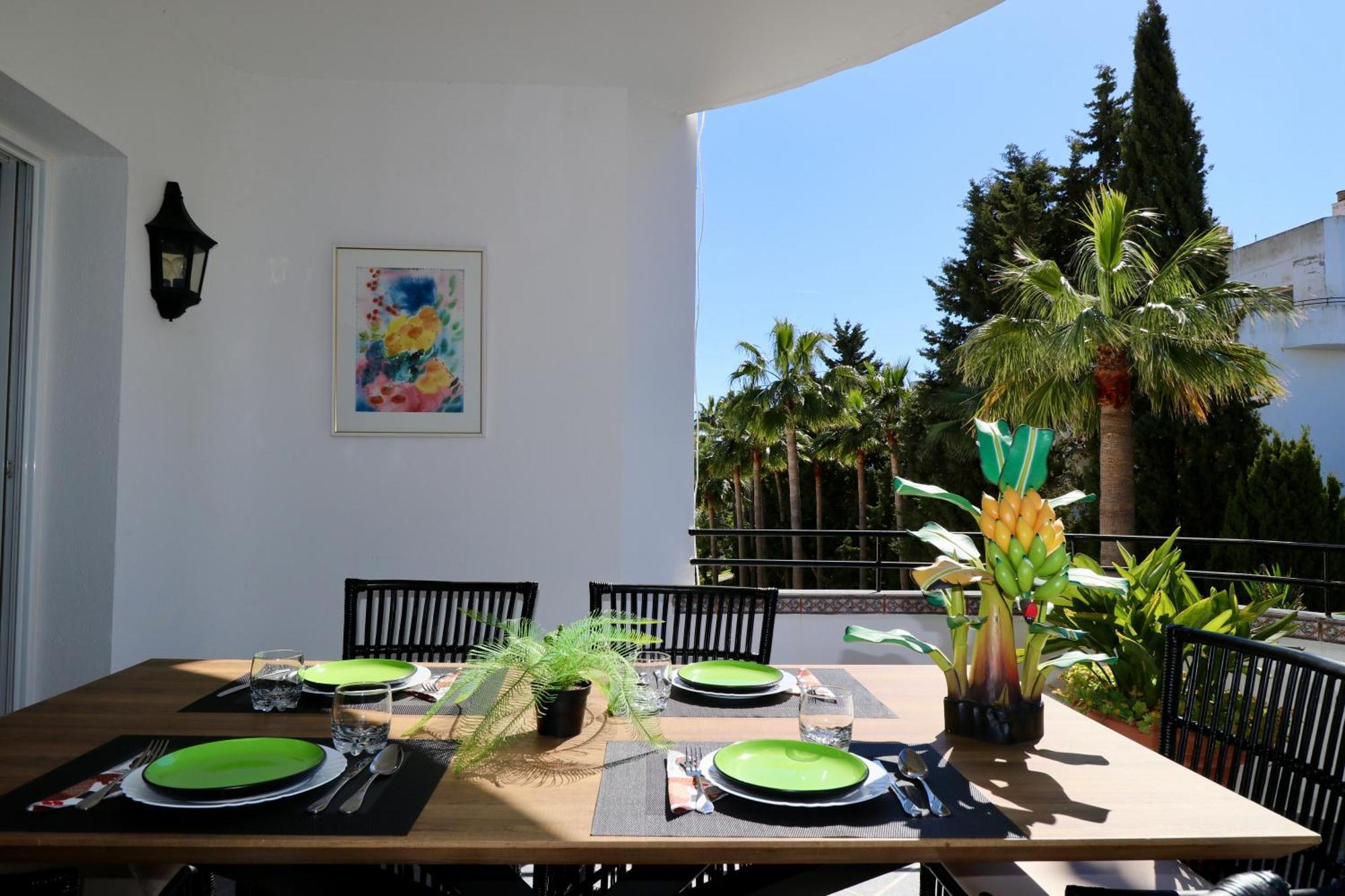 Golf Resort, Pool, Bbq, Massive Sunny Terrace With Mountain Views Apartment Estepona