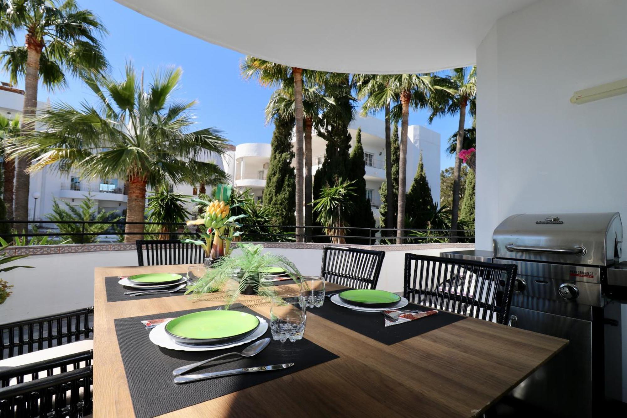 Golf Resort, Pool, Bbq, Massive Sunny Terrace With Mountain Views * Estepona
