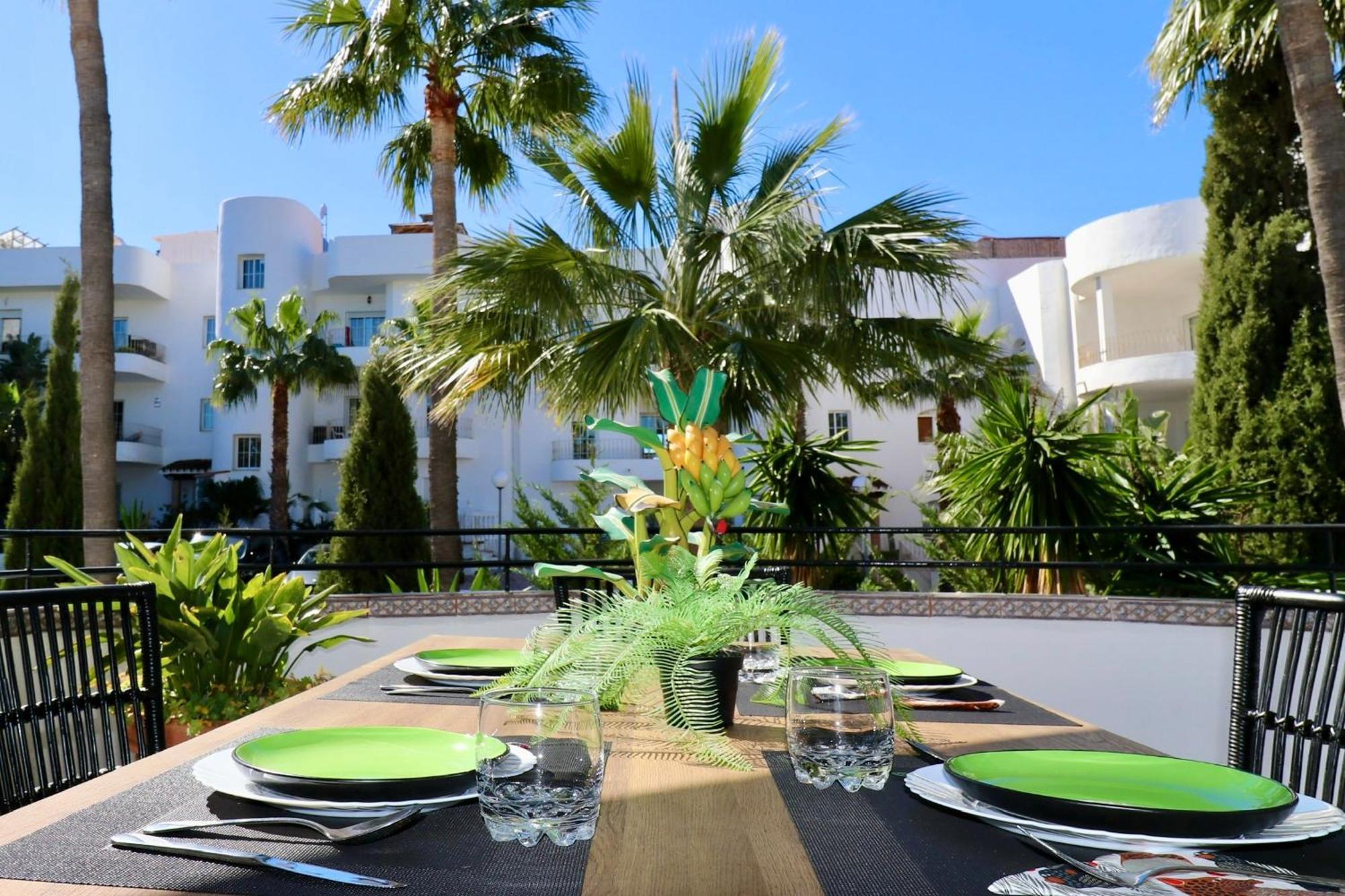 Apartment Golf Resort, Pool, Bbq, Massive Sunny Terrace With Mountain Views Estepona