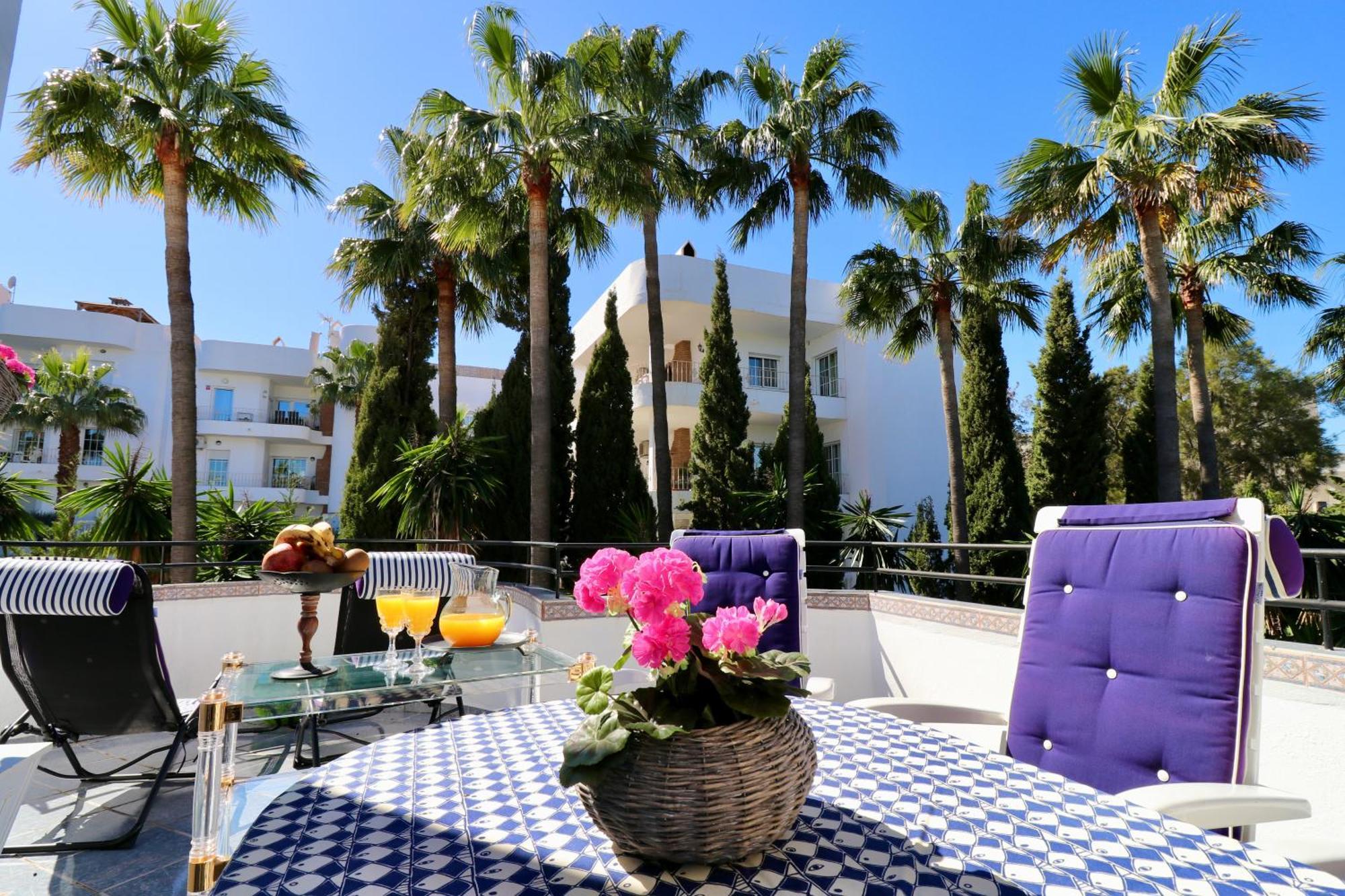 Golf Resort, Pool, Bbq, Massive Sunny Terrace With Mountain Views * Estepona