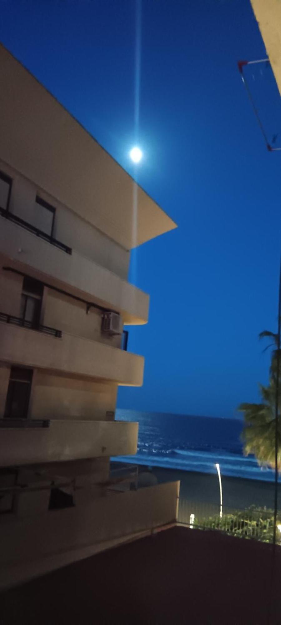 En Primera Linea De Playa En * Estepona