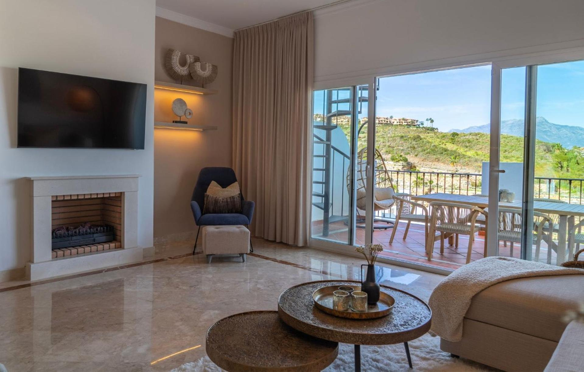Serene Hideaway, Luxurious 2-bedroom Penthouse In The Exclusive Paraiso Pueblo Apartment