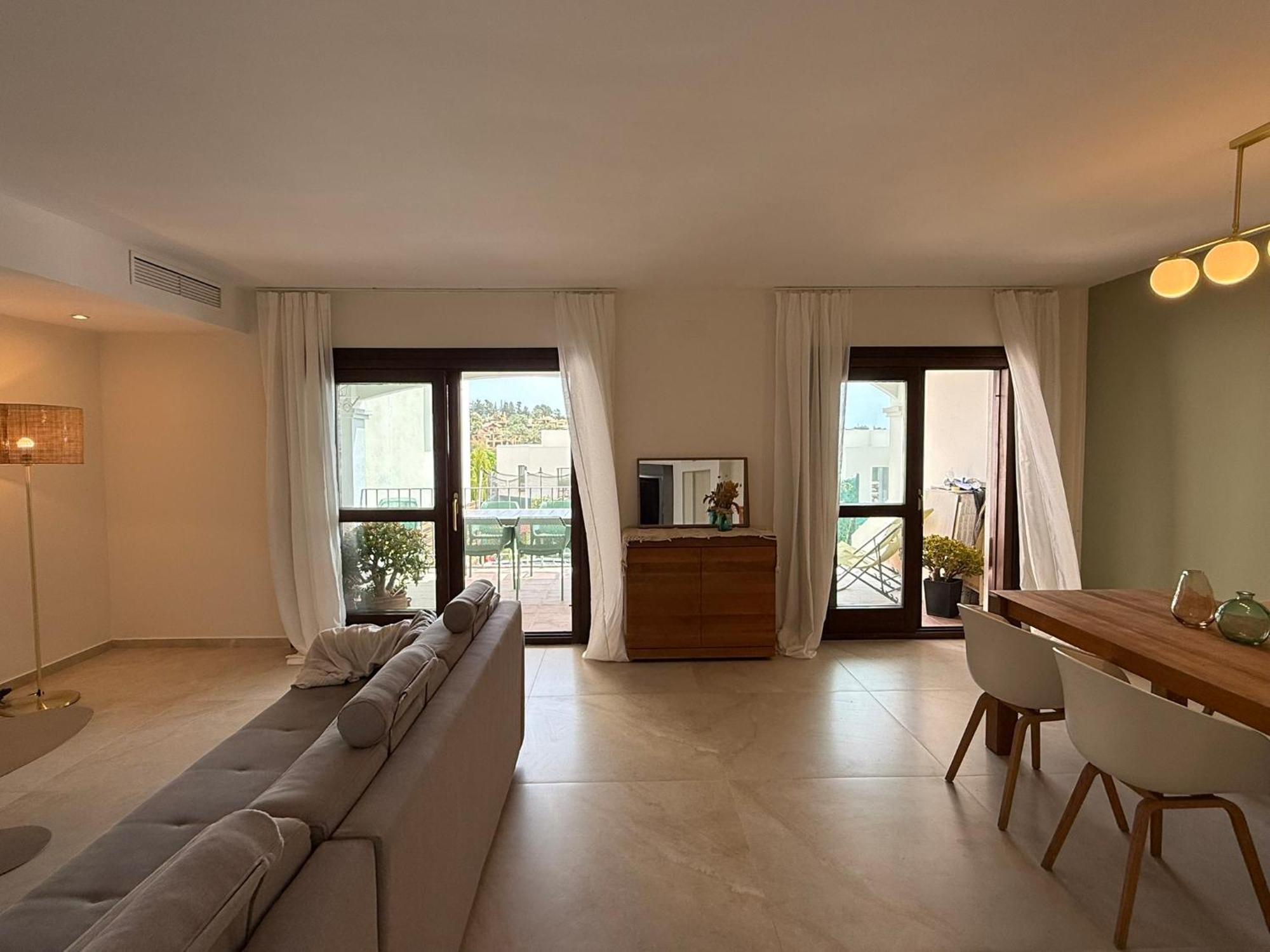 Townhouse With Garden Apartment