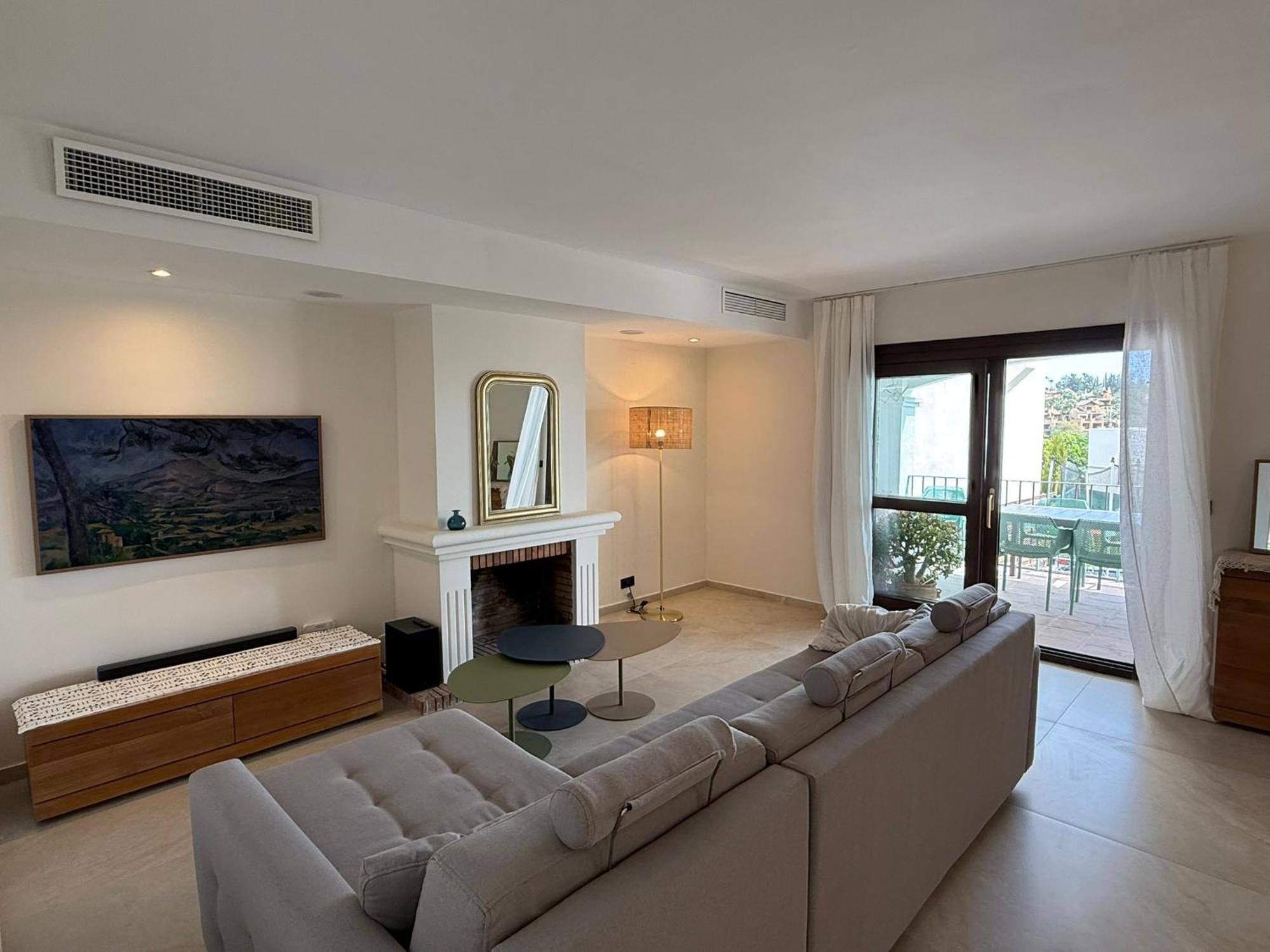 Townhouse With Garden Apartment