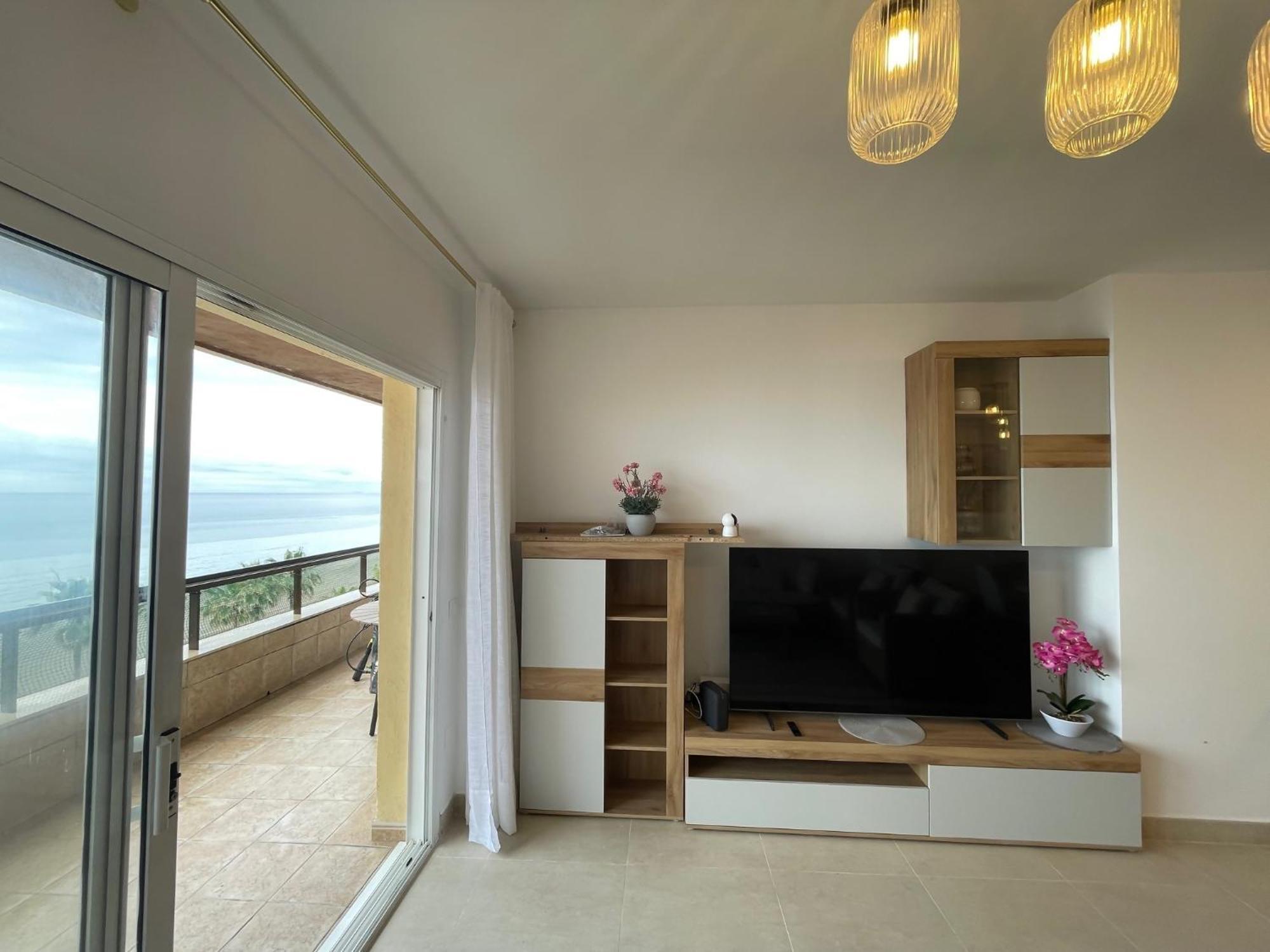 Paseo Maritimo Primera Linea De Playa Apartment