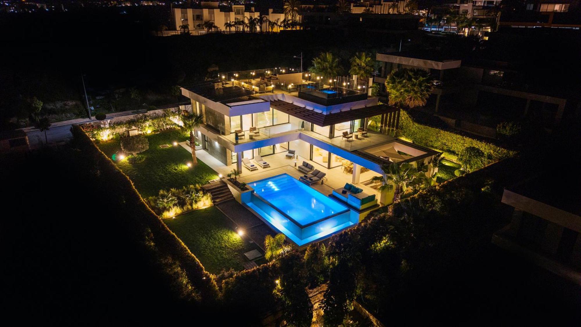 Villa Vacation Marbella I Martinica, Turquoise Heated Pool, Rooftop Hot Tub With Sea View, Cine Room, 5 Min To The
