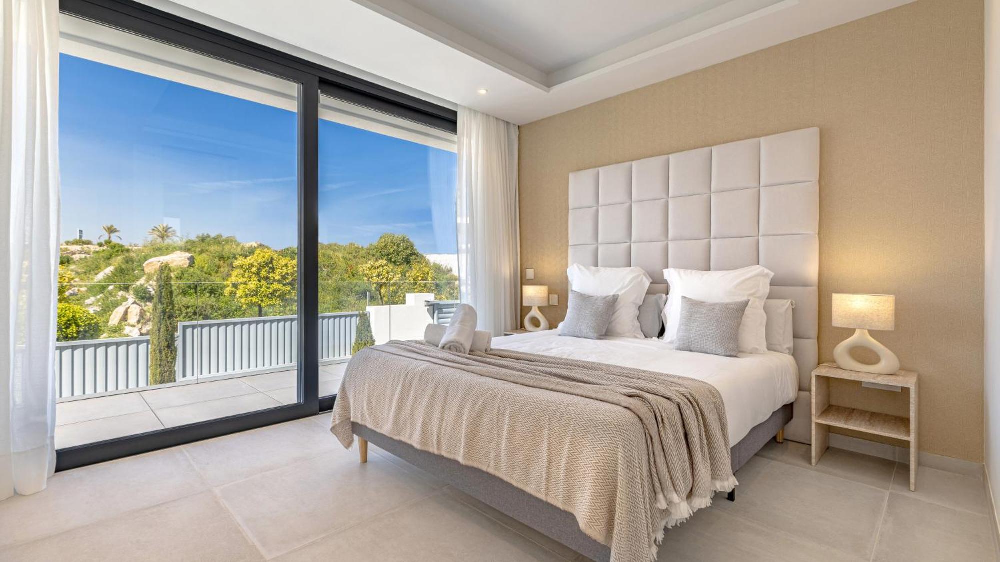 Vacation Marbella I Martinica, Turquoise Heated Pool, Rooftop Hot Tub With Sea View, Cine Room, 5 Min To The Estepona