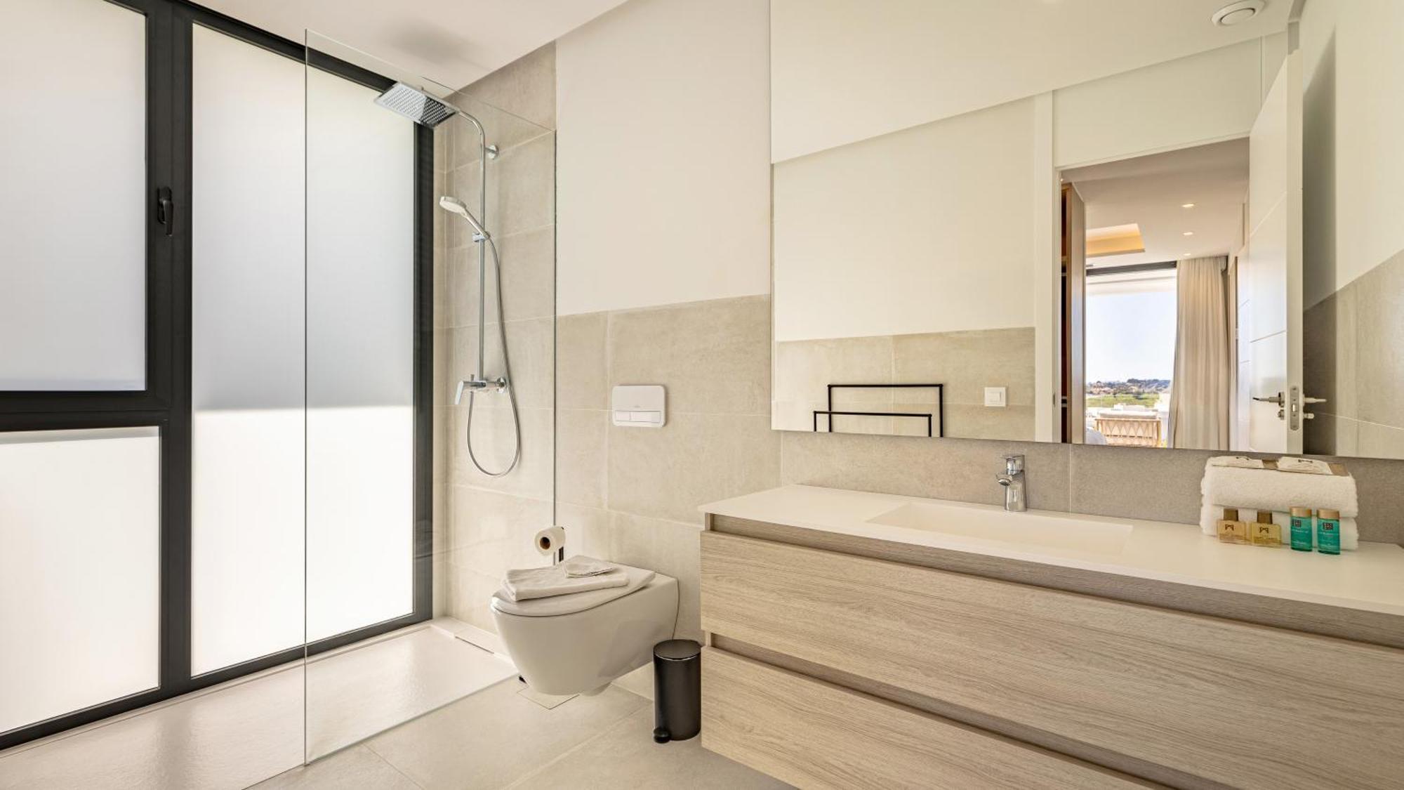 Villa Vacation Marbella I Martinica, Turquoise Heated Pool, Rooftop Hot Tub With Sea View, Cine Room, 5 Min To The *