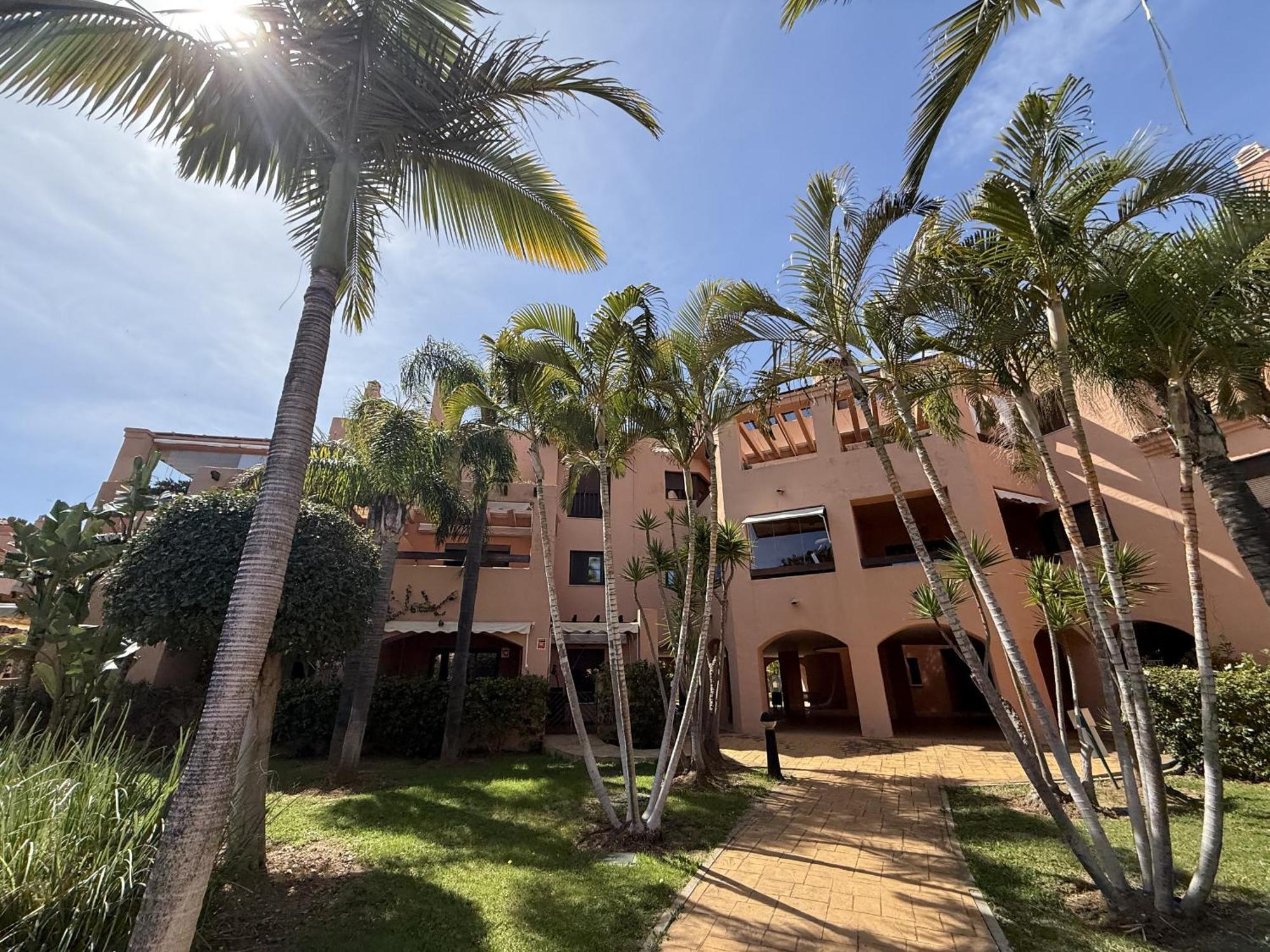 Modern 2 Bedroom - Hacienda Del Sol Apartment *