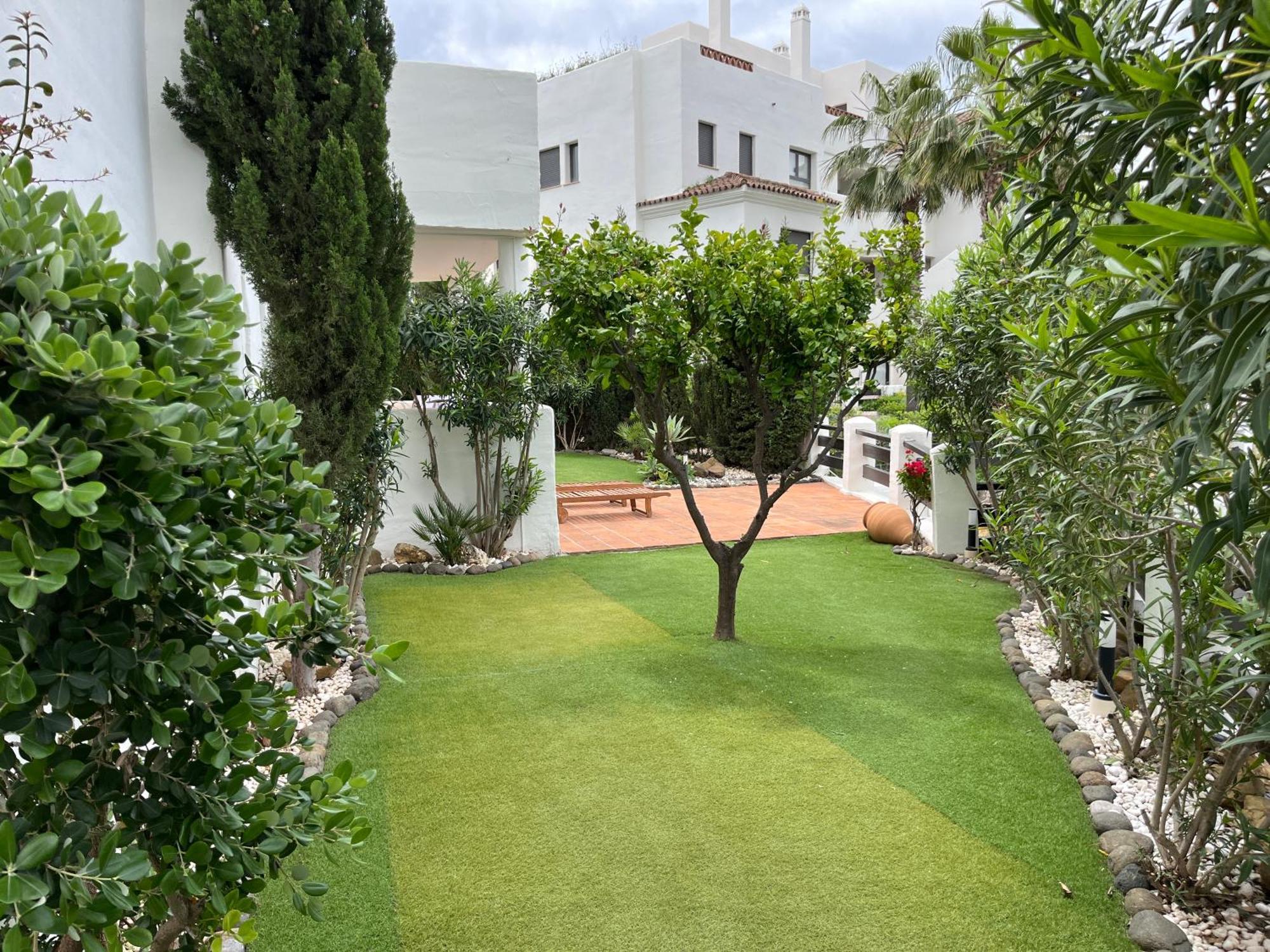 Apartment La Resina Country Golf - Estepona Marbella - Bajo Con Jardin Privado Y Solarium *
