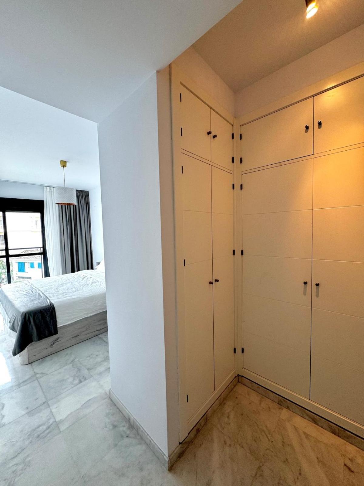 Luxury On The & Infinity Pool, Marbella Appartement