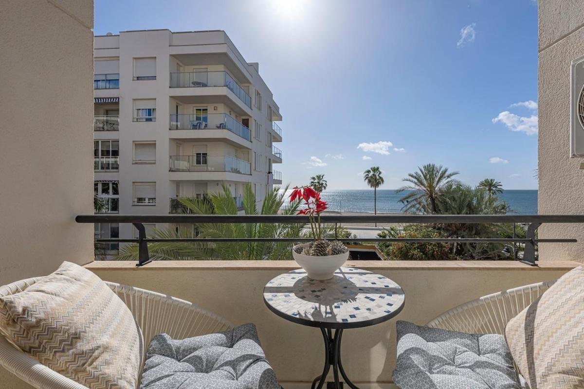 Cozy & Comfy Seaside Retreat In *