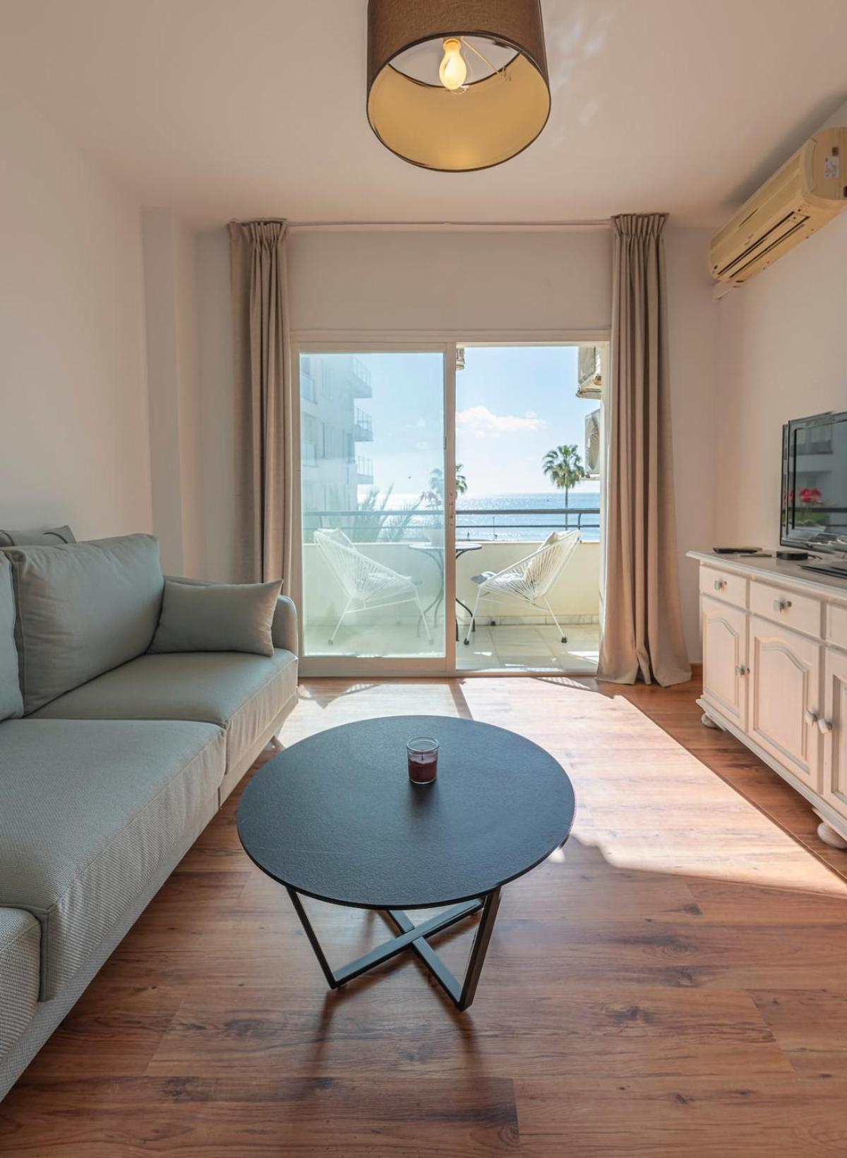 Cozy & Comfy Seaside Retreat In * Estepona