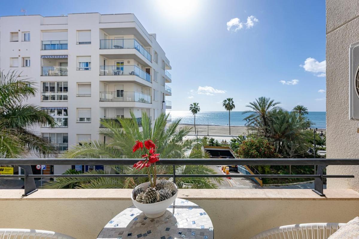 Apartamento Cozy & Comfy Seaside Retreat In